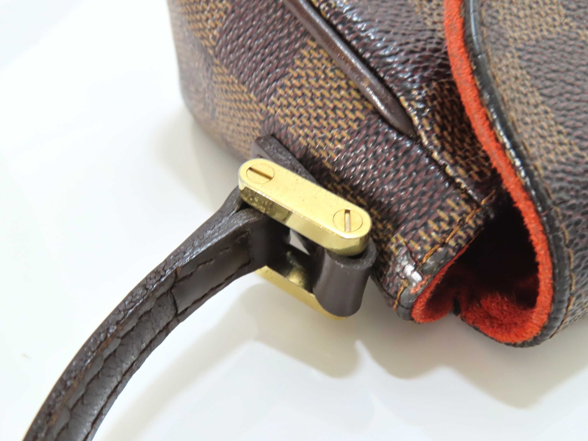 LOUIS VUITTON Damier Louis Vuitton Damier Recollector Bag