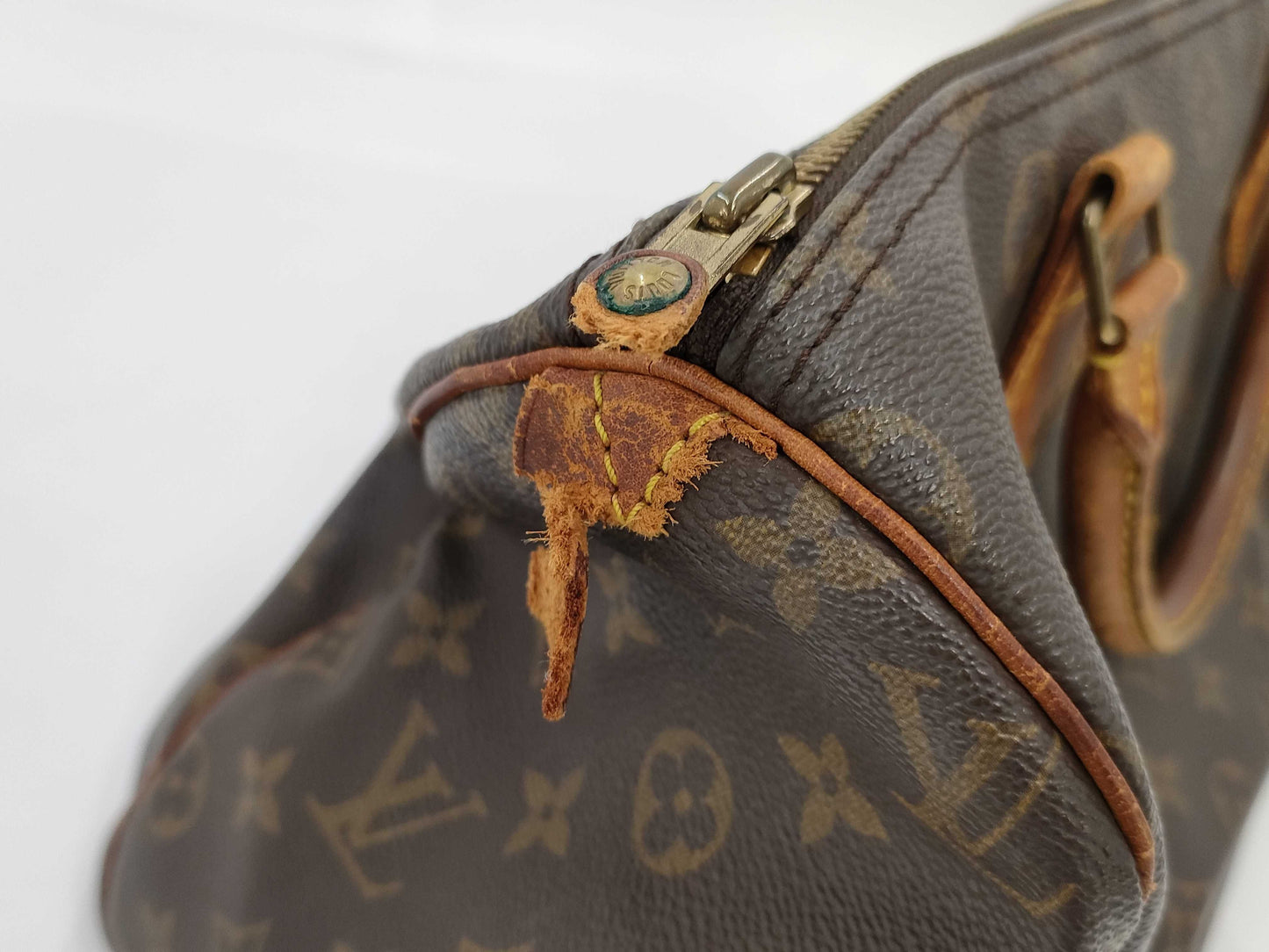LOUIS VUITTON LOUIS VUITTON Monogram Speedy 30 VI0992 Bag