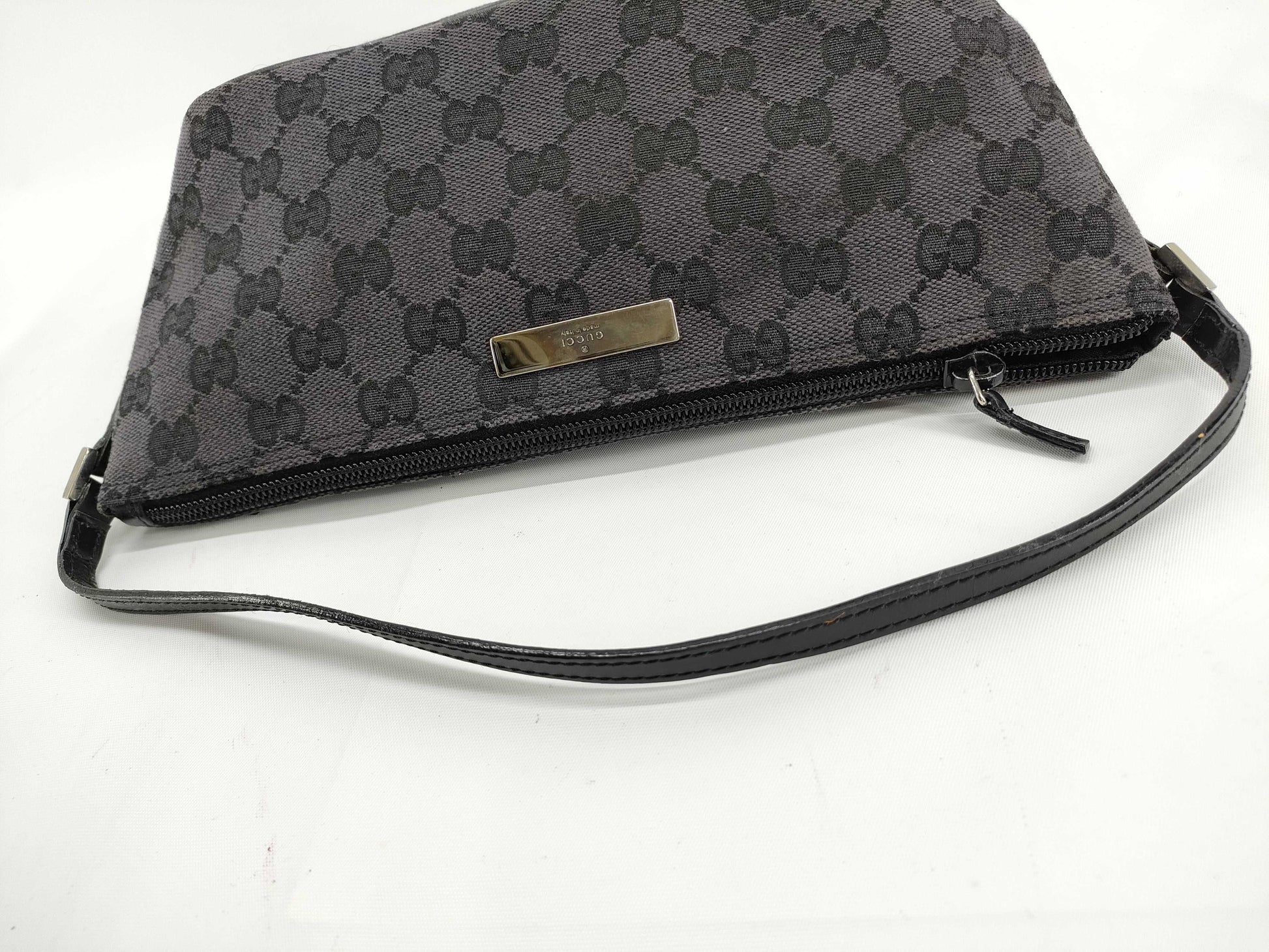 GUCCI GG Canvas Handbag with Accessory Pouch and Leather GG Pattern