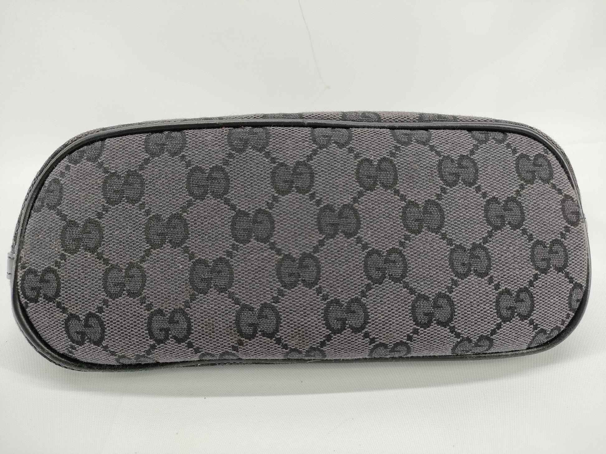 GUCCI GG Canvas Handbag with Accessory Pouch and Leather GG Pattern