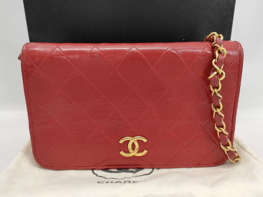 CHANEL Matelasse Lambskin Chain Shoulder Bag