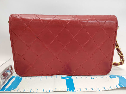CHANEL Matelasse Lambskin Chain Shoulder Bag