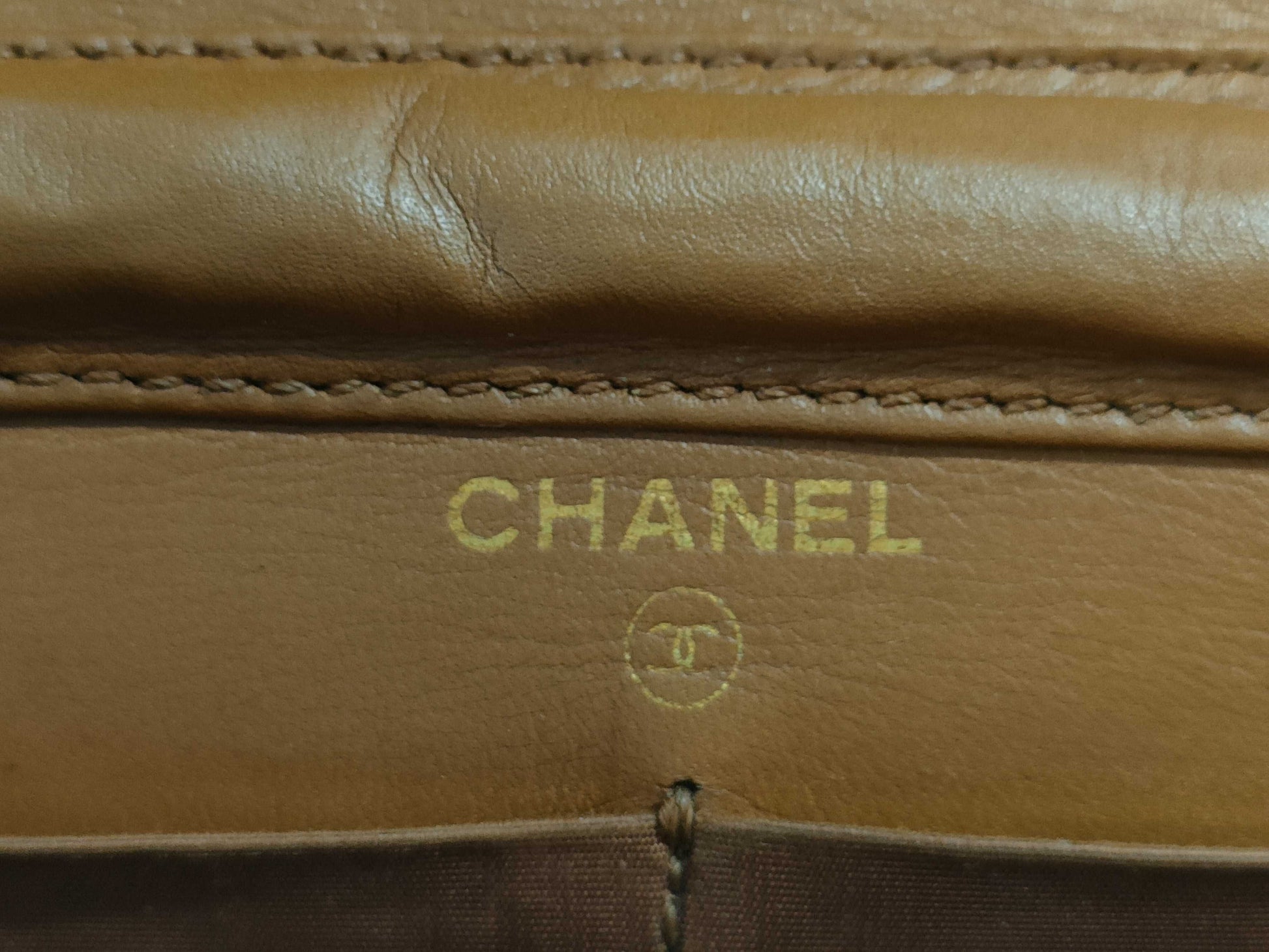 CHANEL Caviar Skin Chain Shoulder Bag