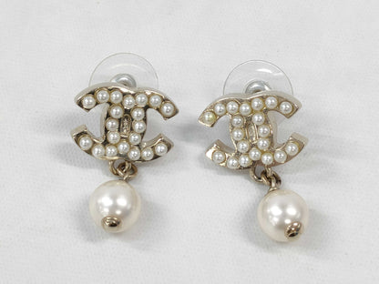 CHANEL Faux Pearl 06V Earrings