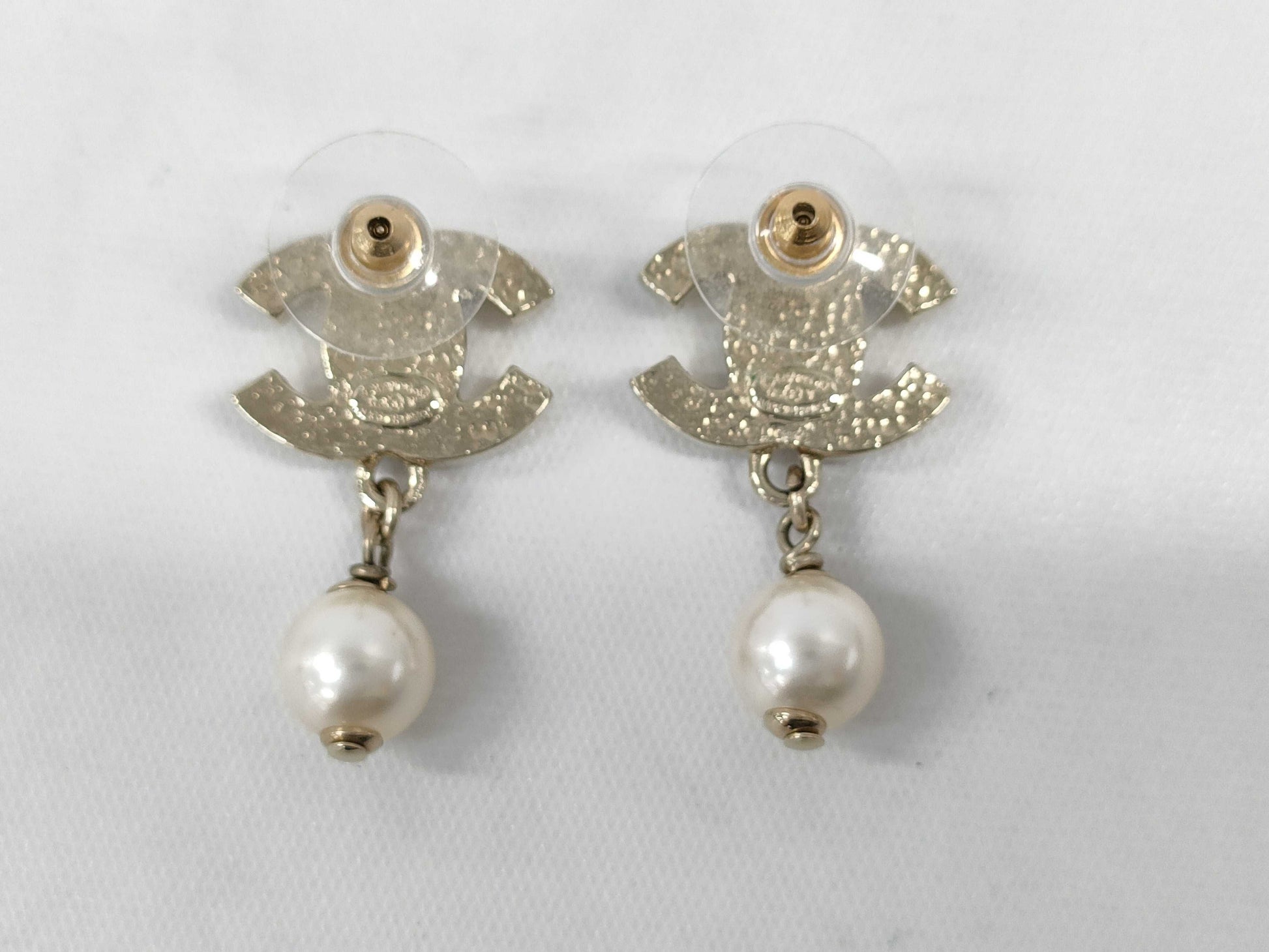 CHANEL Faux Pearl 06V Earrings