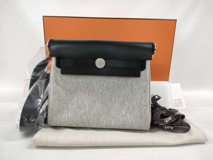 HERMES Airbag Zip 20 Le Tourne K Stamp Ecru/Black H085414CKAF Shoulder Bag