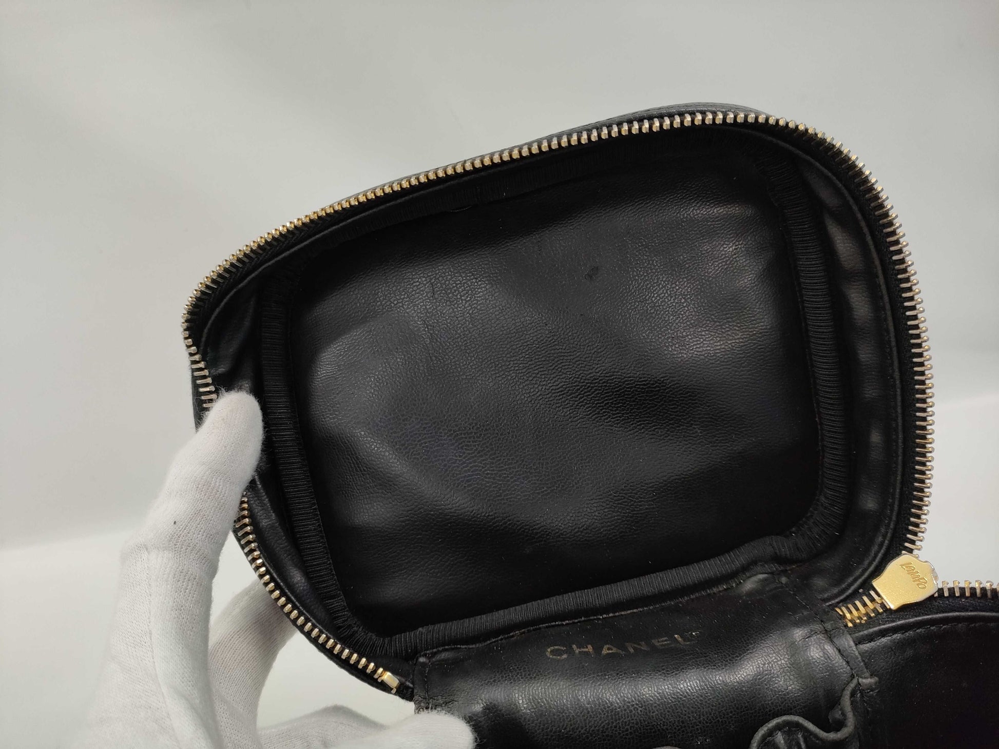  CHANEL Caviar Skin Vanity Handbag Bag