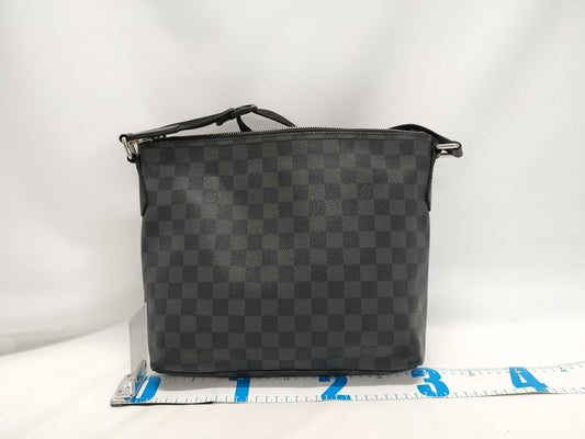 LOUIS VUITTON Damier Shoulder Bag