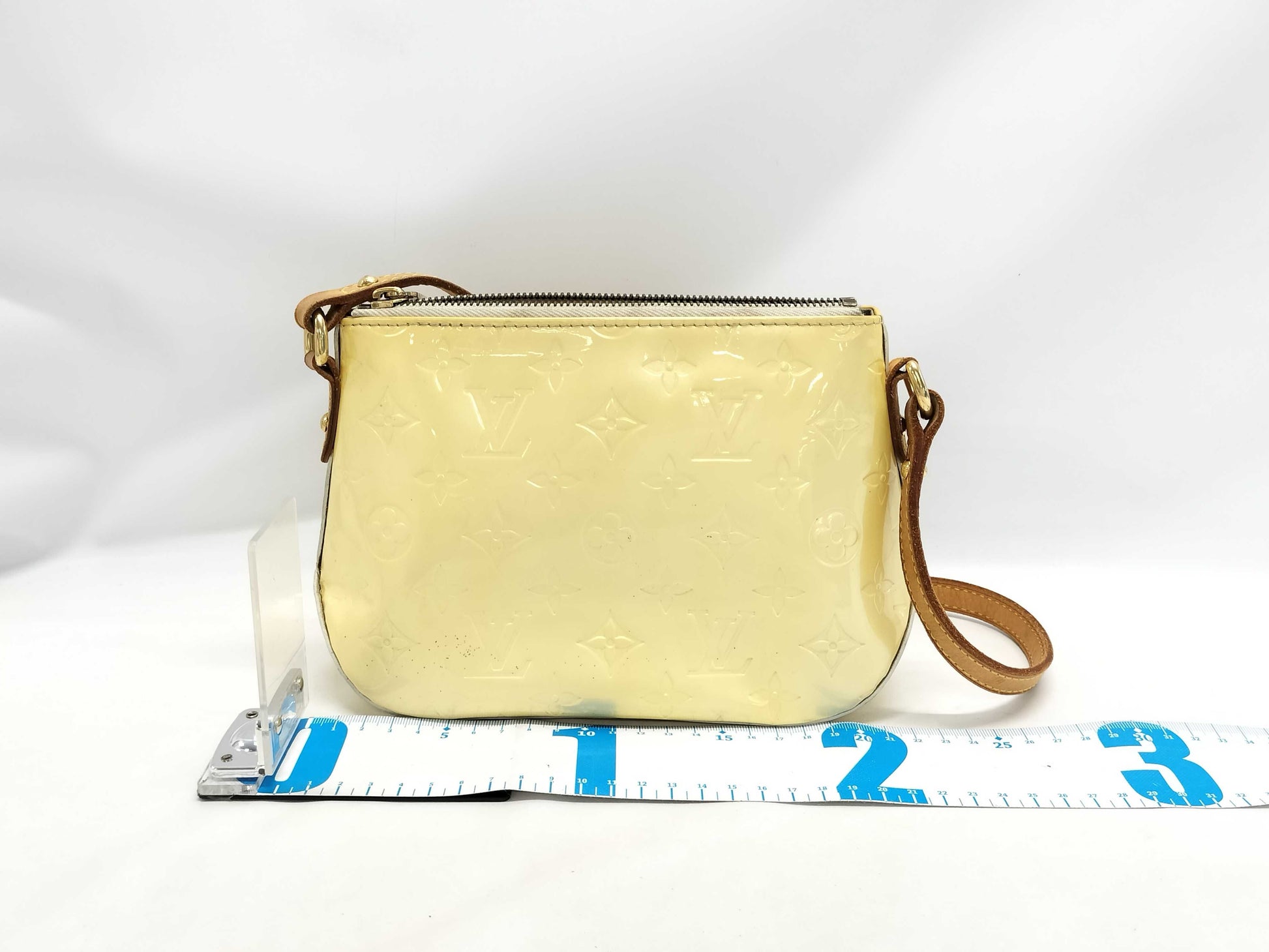 LOUIS VUITTON Vernis Shoulder Bag