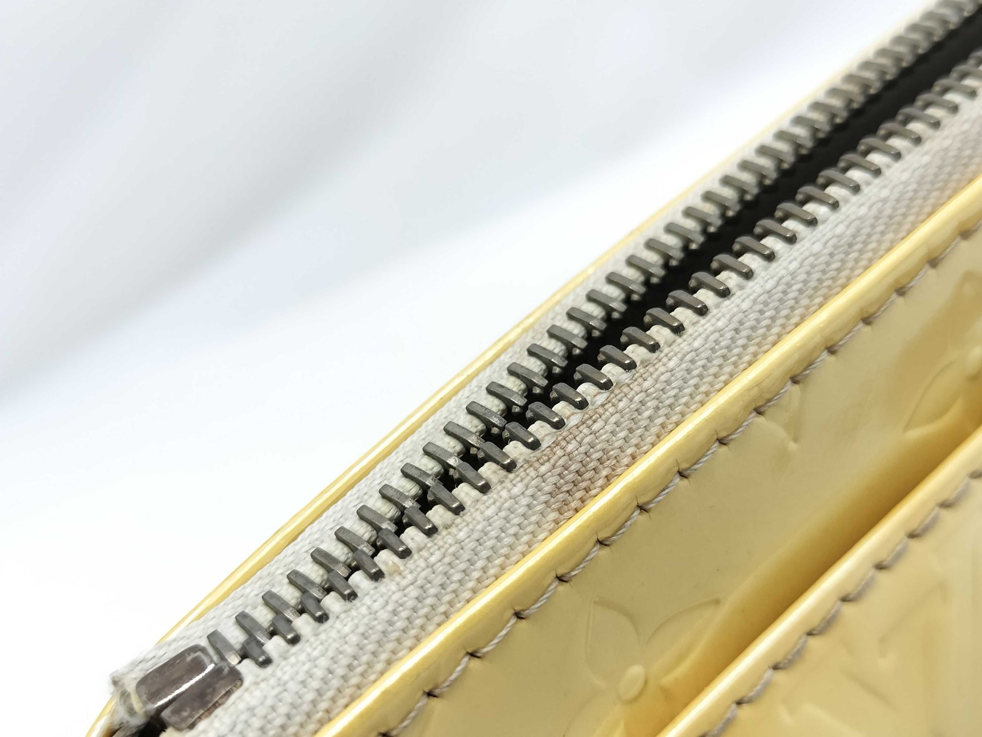 LOUIS VUITTON Vernis Shoulder Bag