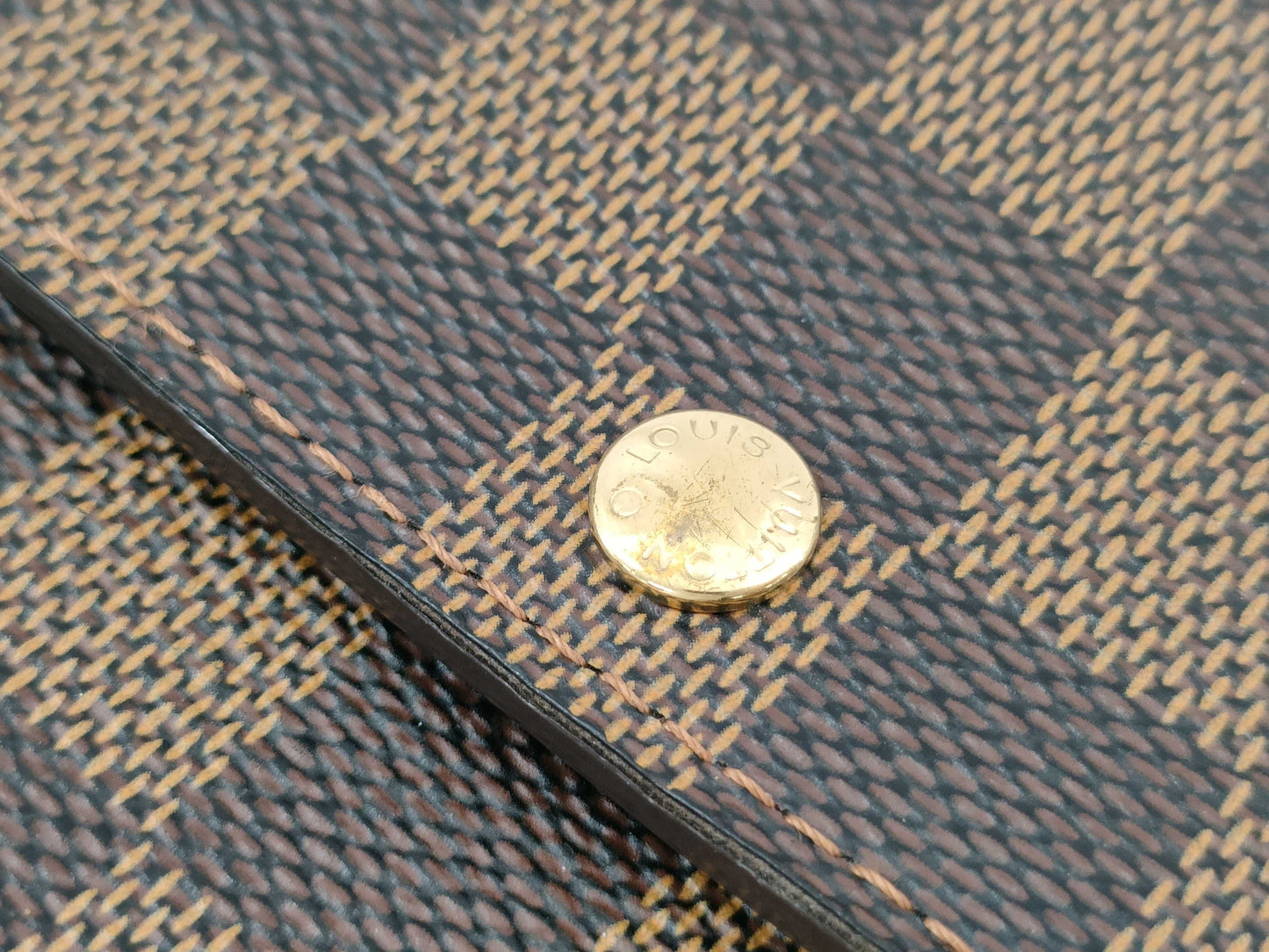 LOUIS VUITTON Damier Wallet