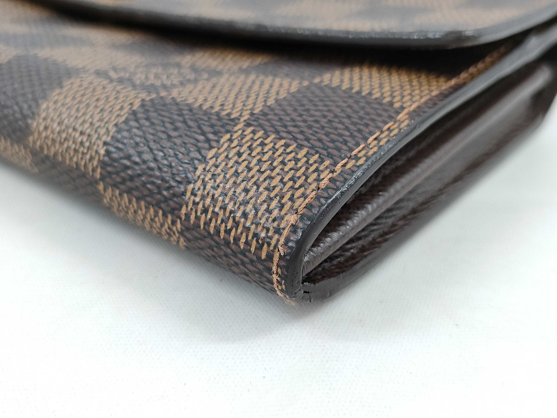 LOUIS VUITTON Damier Wallet