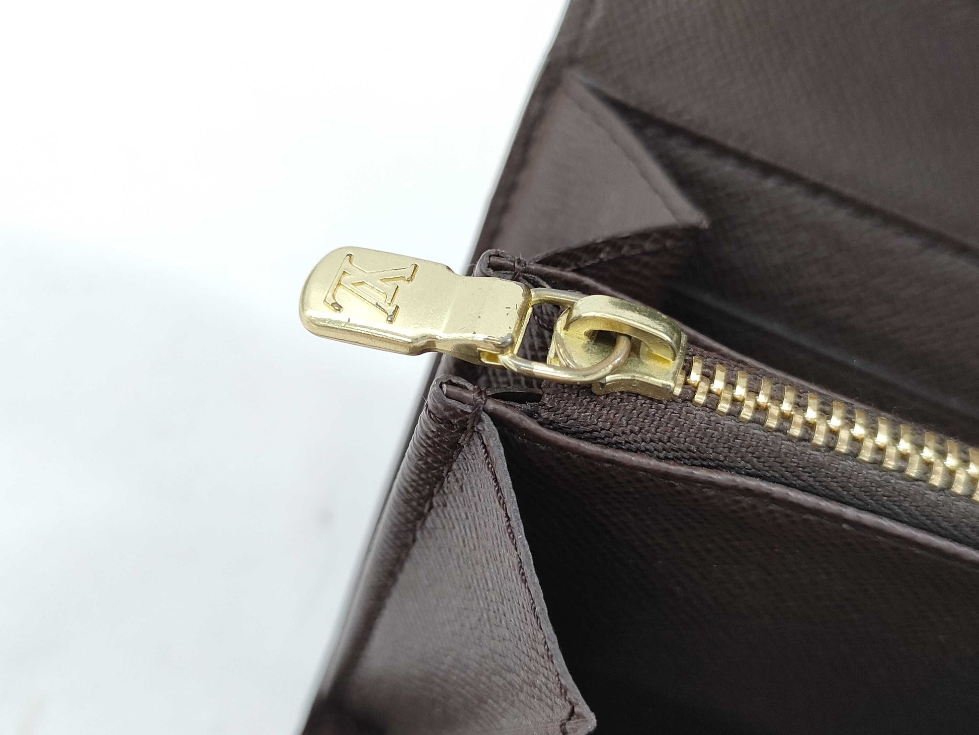 LOUIS VUITTON Damier Wallet