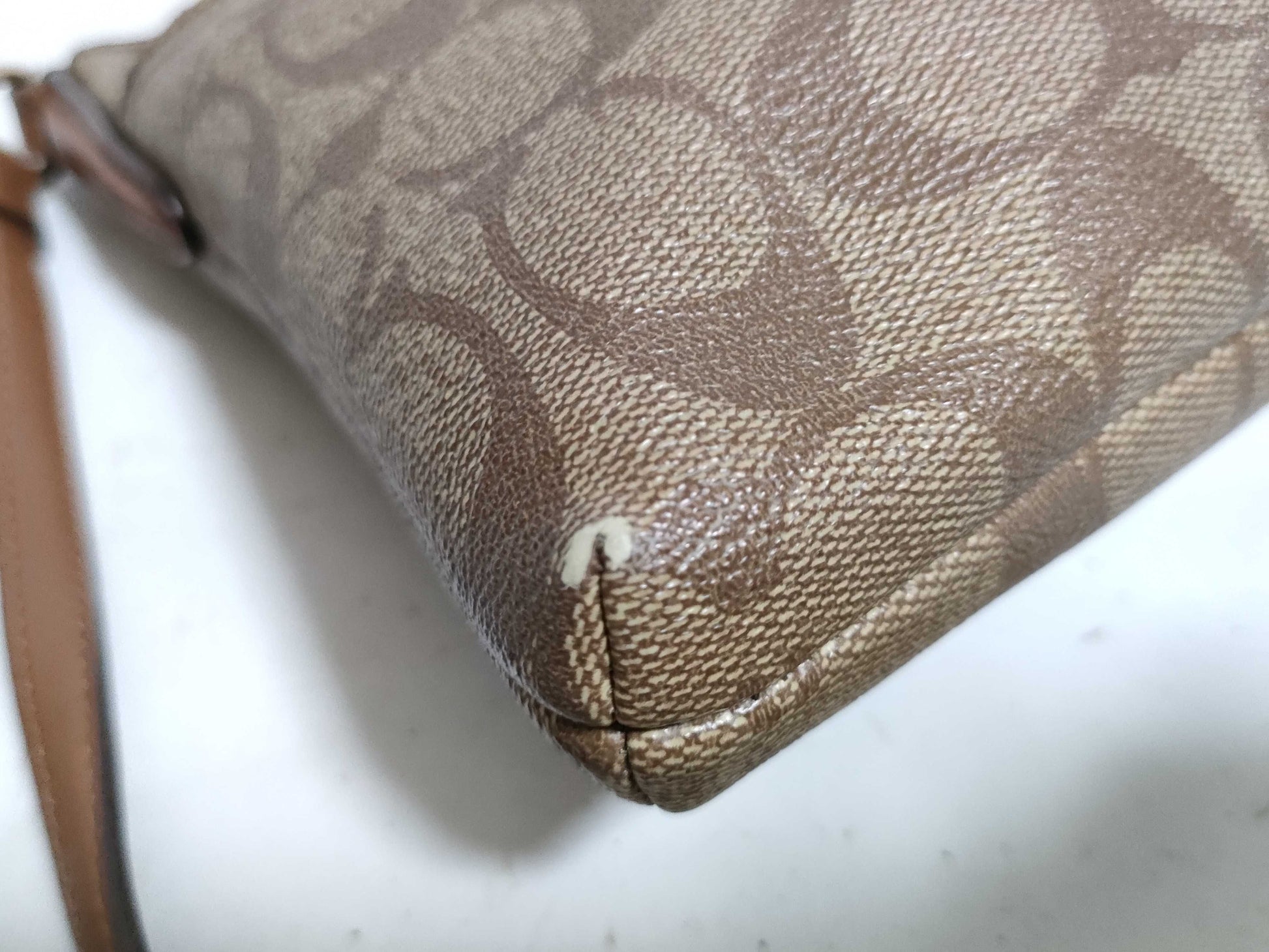 COACH Signature Shoulder Bag