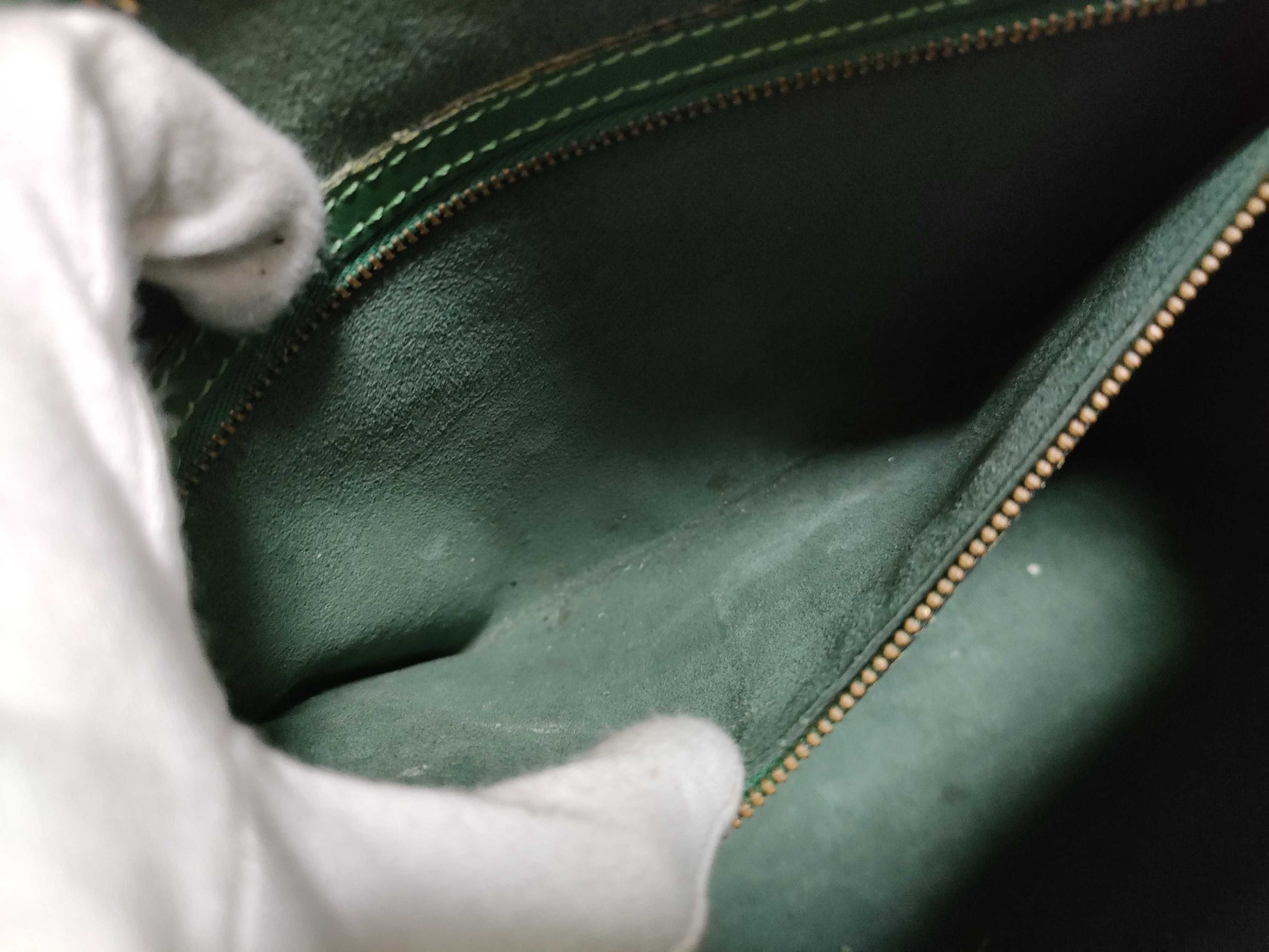 LOUIS VUITTON RFID serial number verification failed. Louis Vuitton Epi Saint-Jacques M52274/AS0957 green handbag.