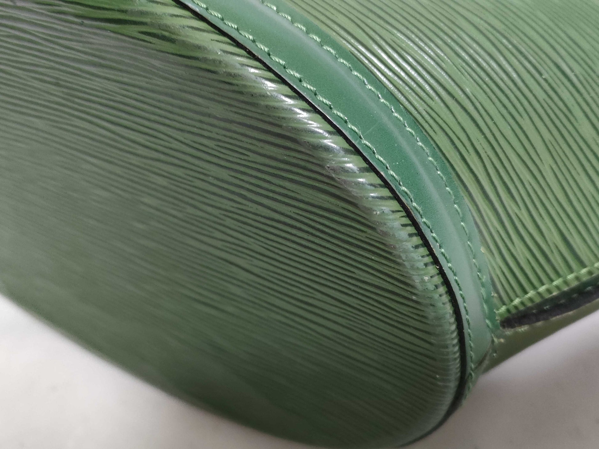 LOUIS VUITTON RFID serial number verification failed. Louis Vuitton Epi Saint-Jacques M52274/AS0957 green handbag.
