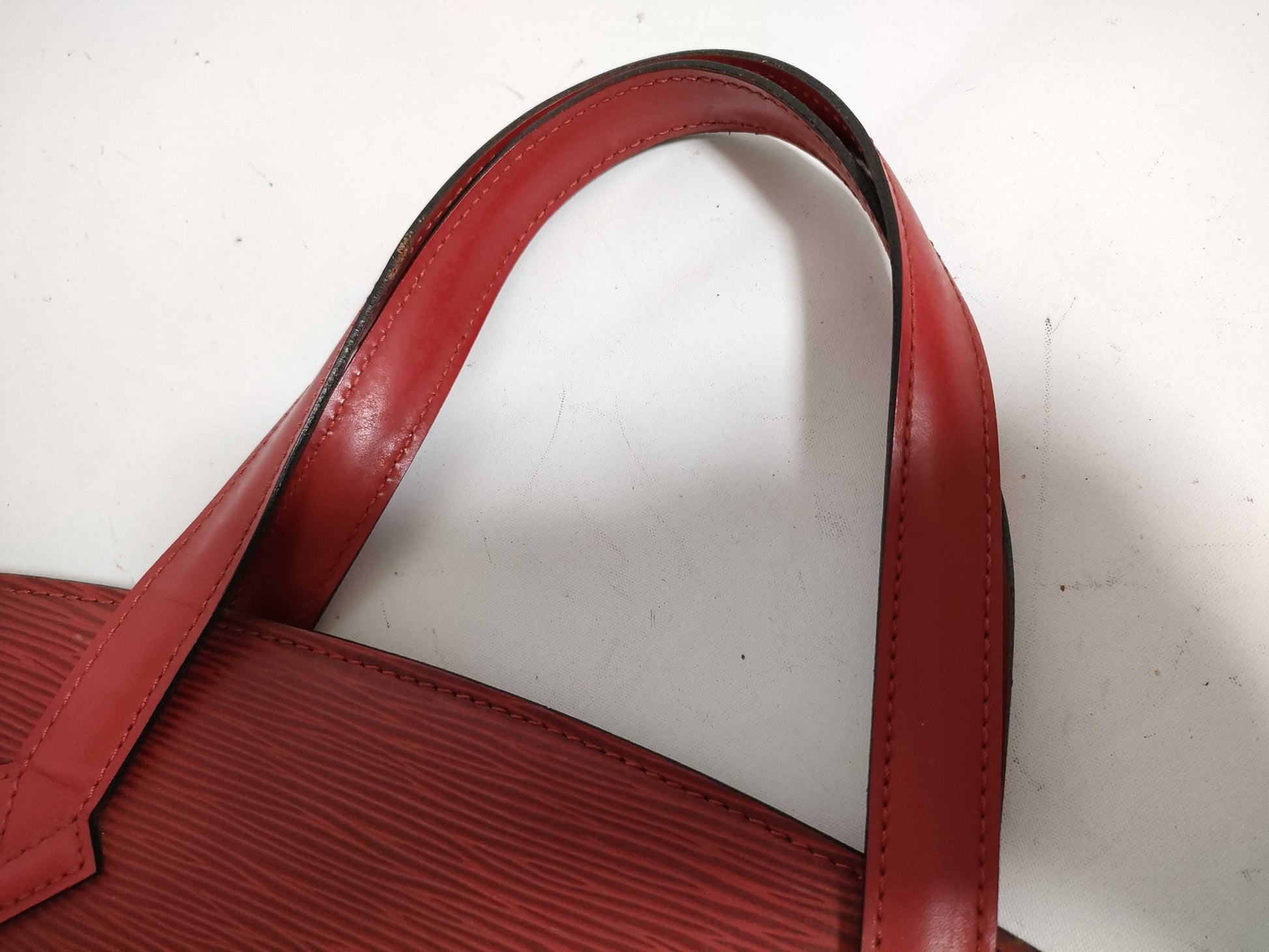 LOUIS VUITTON RFID serial number verification failed. Louis Vuitton Epi Saint-Jacques M5227/VI0945 Red Handbag.