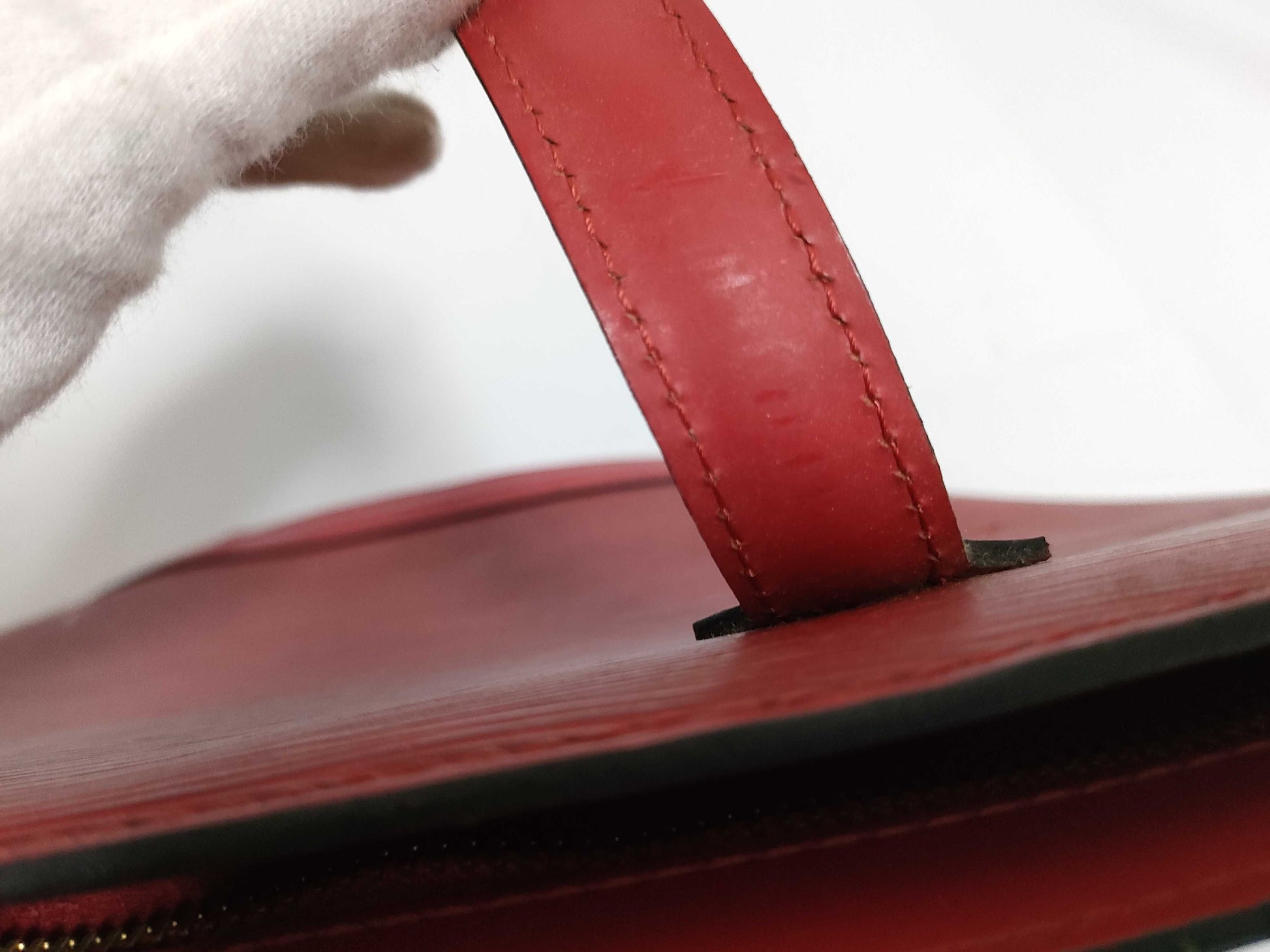 LOUIS VUITTON RFID serial number verification failed. Louis Vuitton Epi Saint-Jacques M5227/VI0945 Red Handbag.