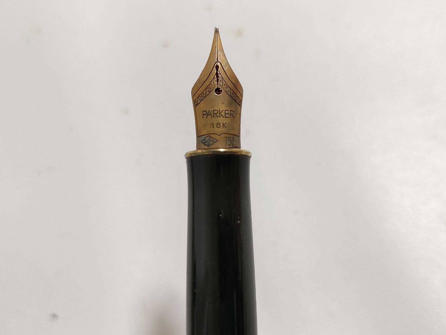 Parker Fountain Pen 18K Box Pens & Fountain Pens