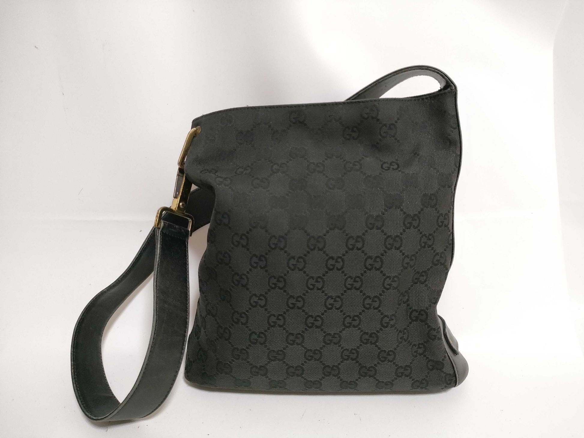 GUCCI GG Canvas Shoulder Bag