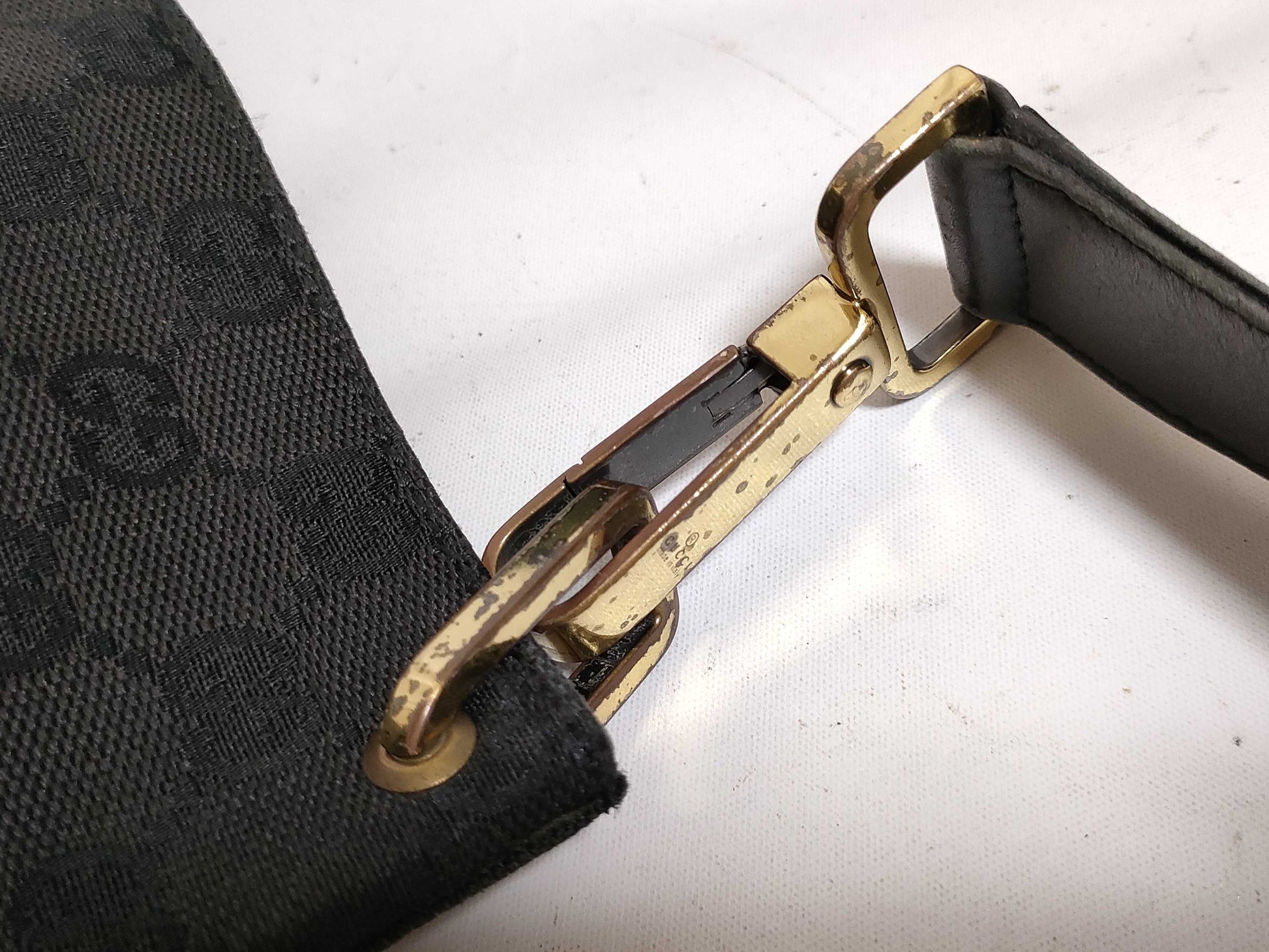 GUCCI GG Canvas Shoulder Bag