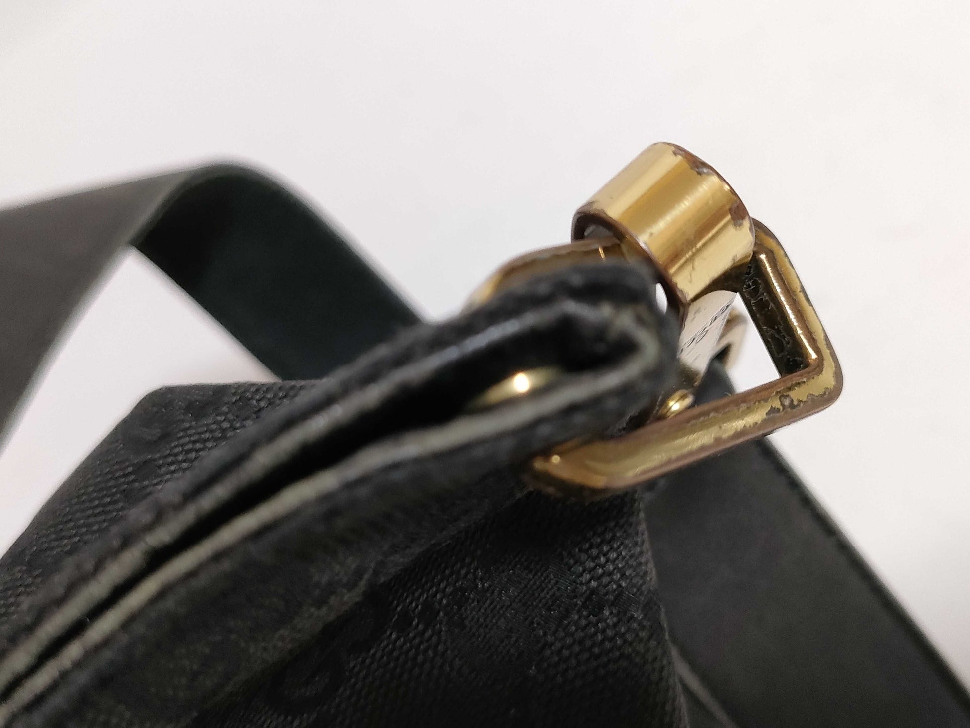 GUCCI GG Canvas Shoulder Bag
