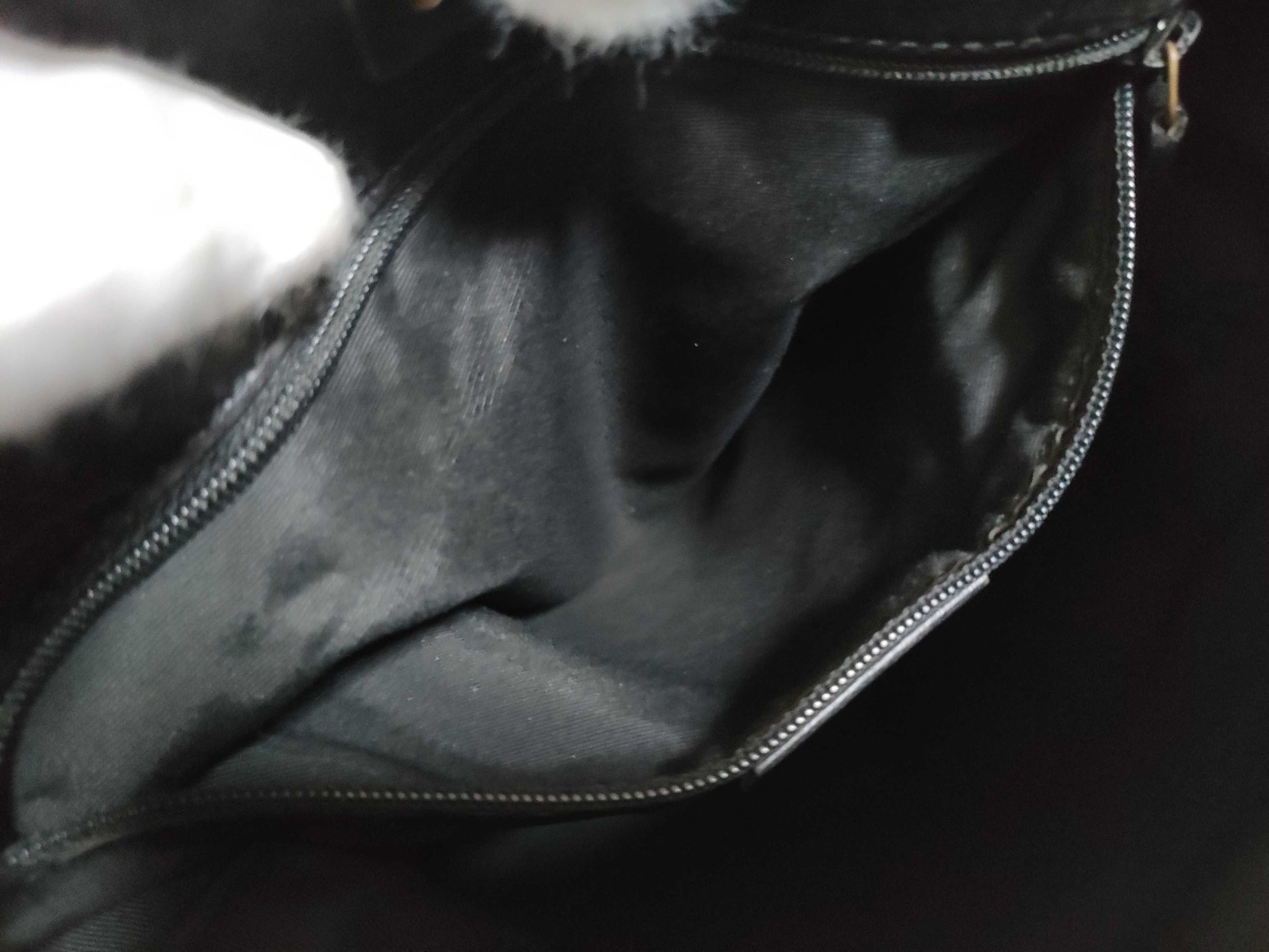 GUCCI GG Canvas Shoulder Bag