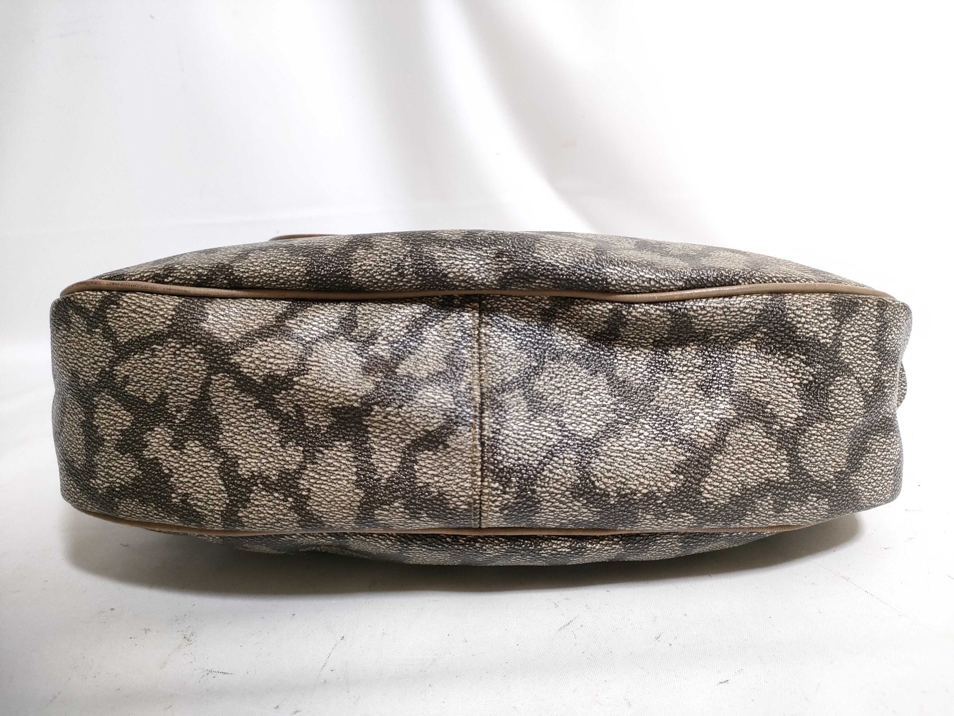 Yves Saint Laurent tote bag, dust bag, tote bag