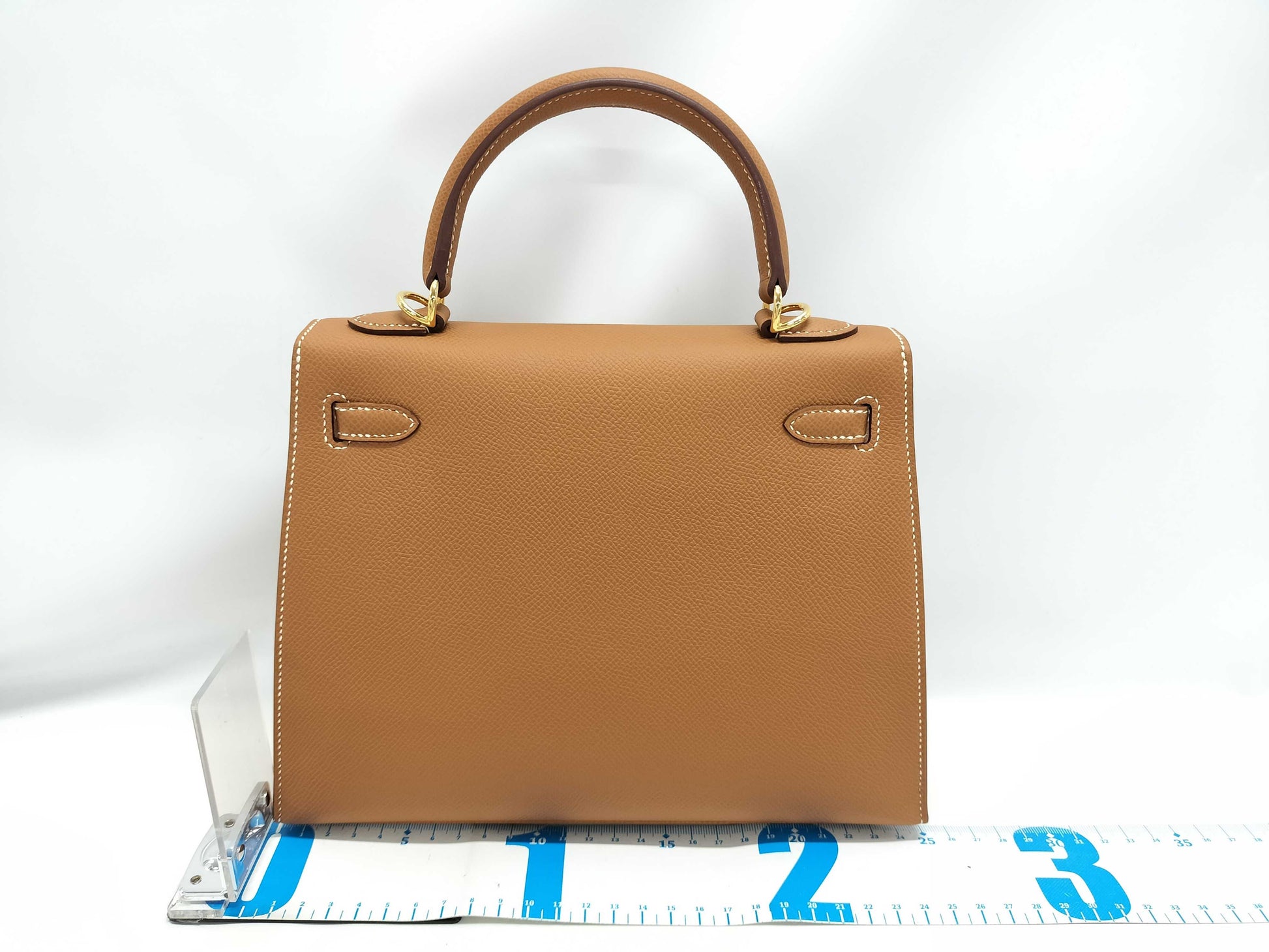 HERMES Kelly 25 Shoulder Bag with Gold Hardware and External Stitching, Brown