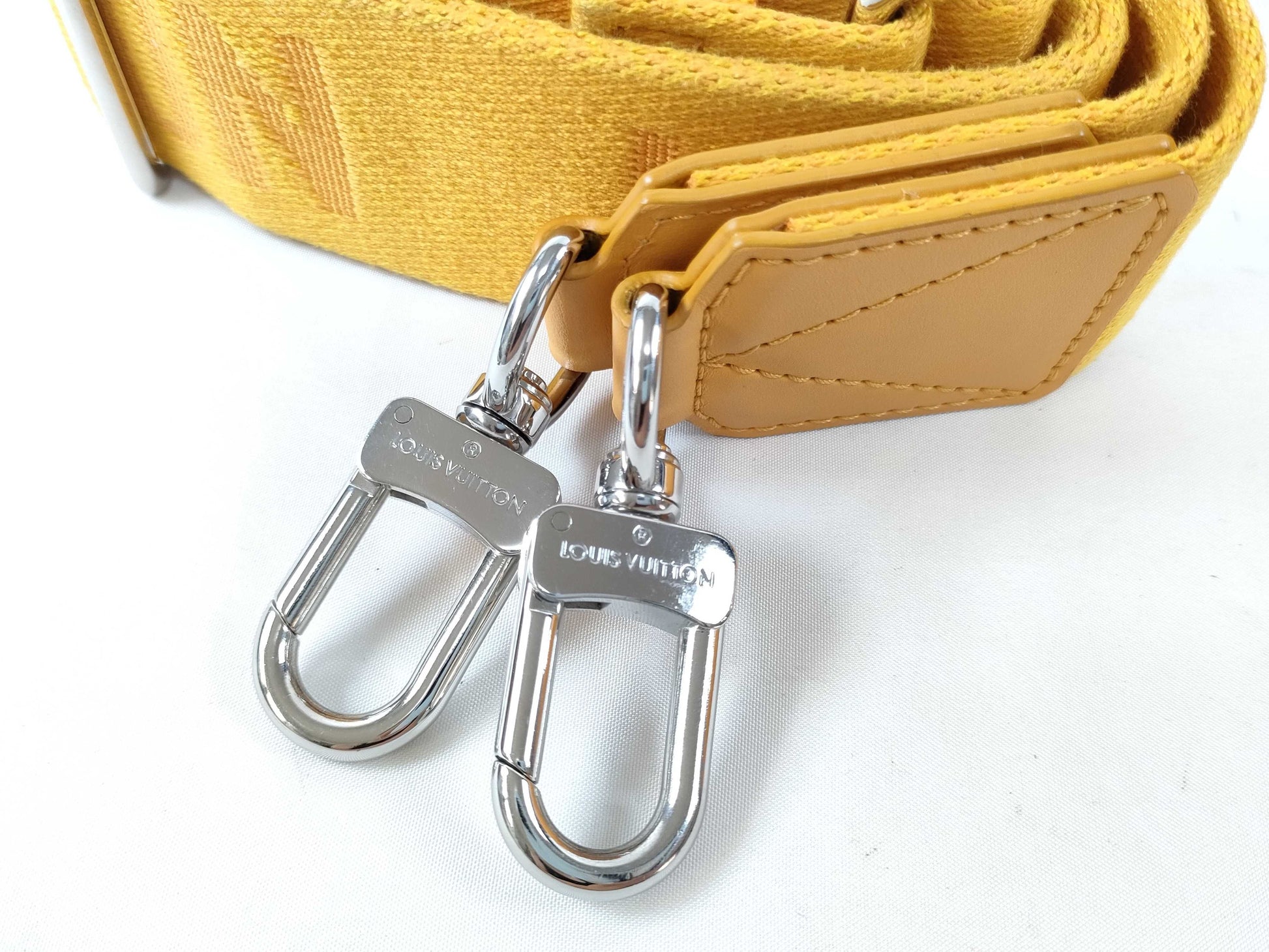LOUIS VUITTON RFID Verified, Serial Number Unverifiable, Epi Louis Vuitton City Keepall Handbag