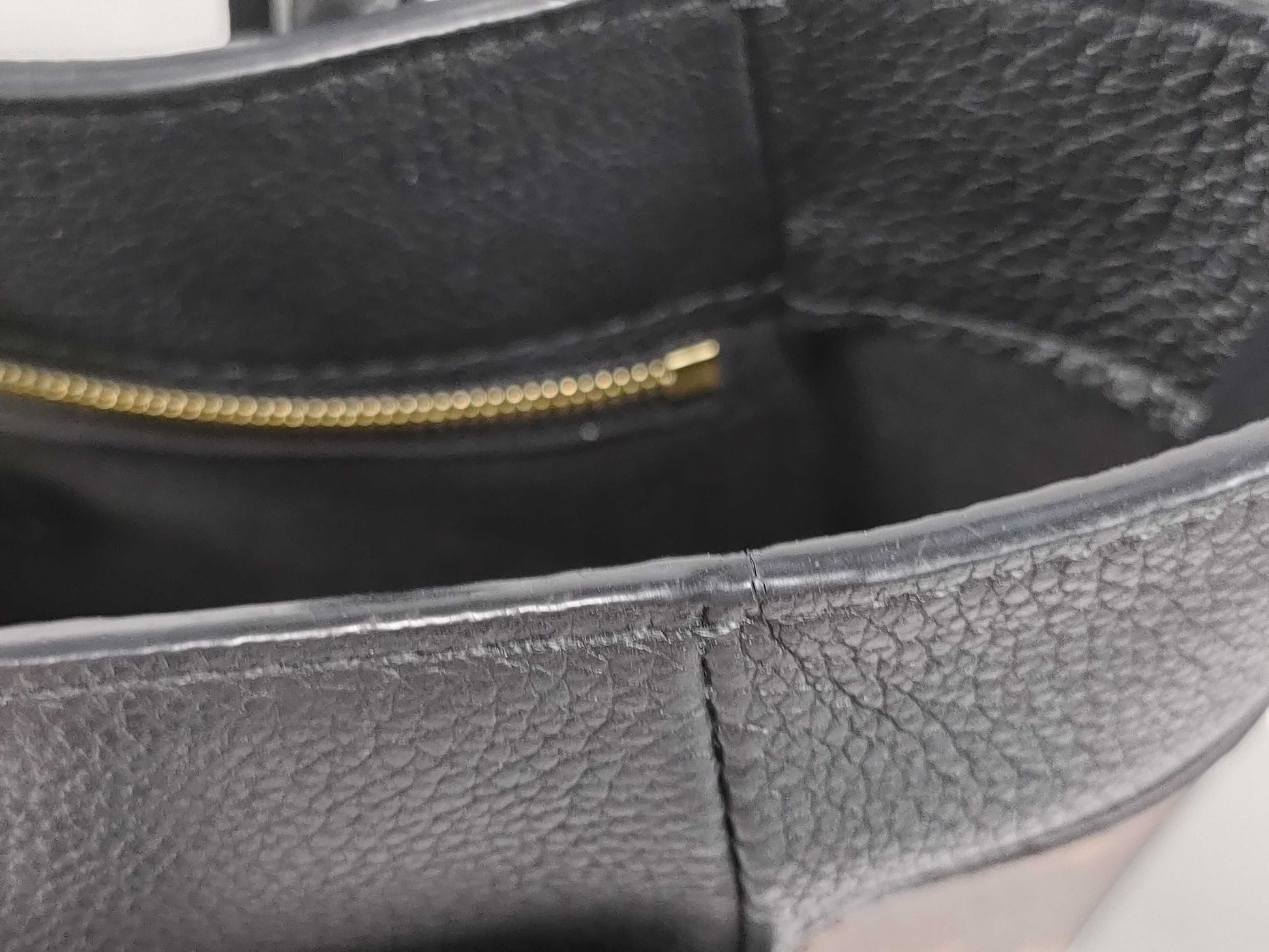 LOUIS VUITTON RFID Verified, Serial Number Unverified LOUIS VUITTON On My Side PM Handbag