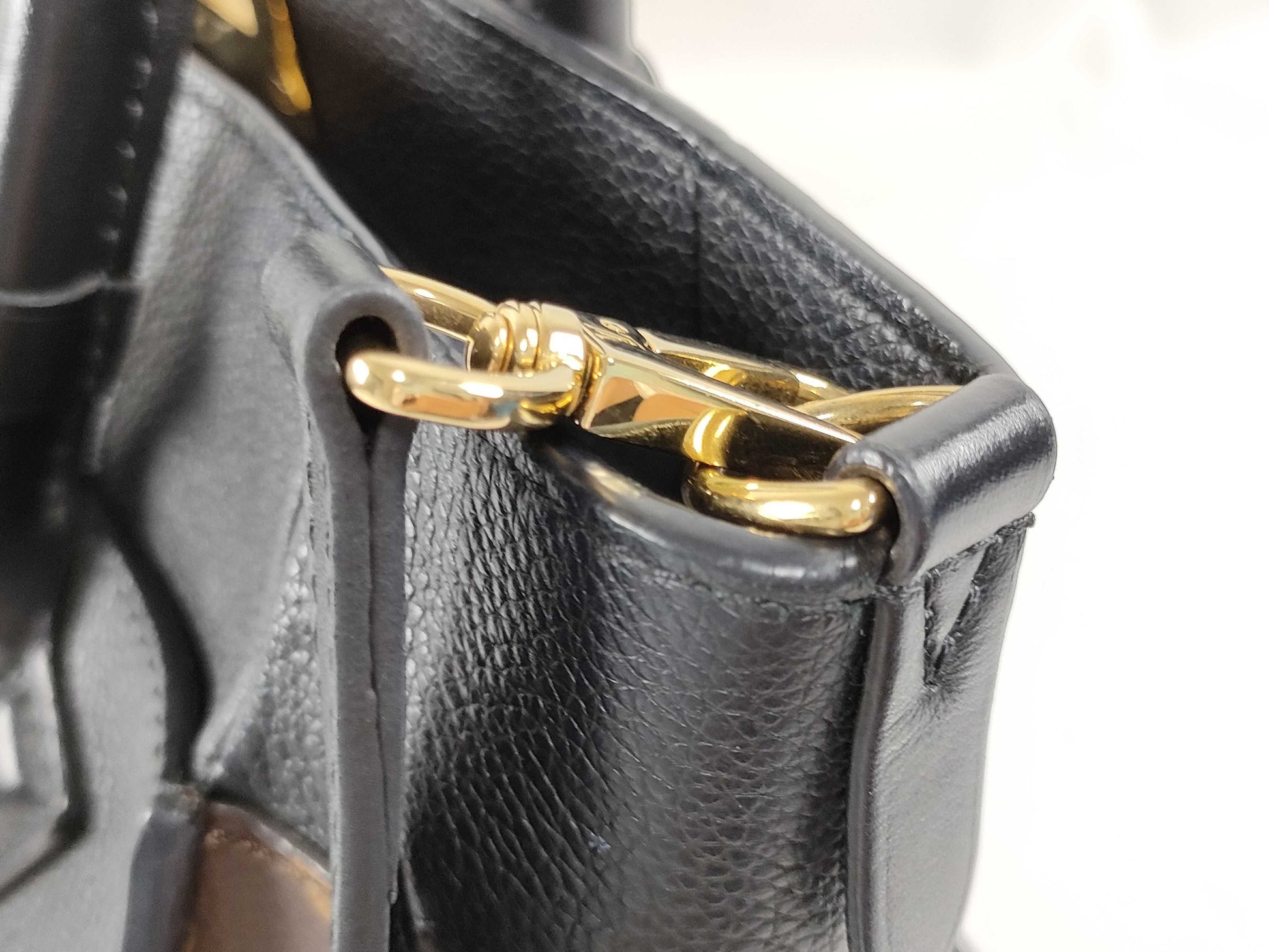 LOUIS VUITTON RFID Verified, Serial Number Unverified LOUIS VUITTON On My Side PM Handbag