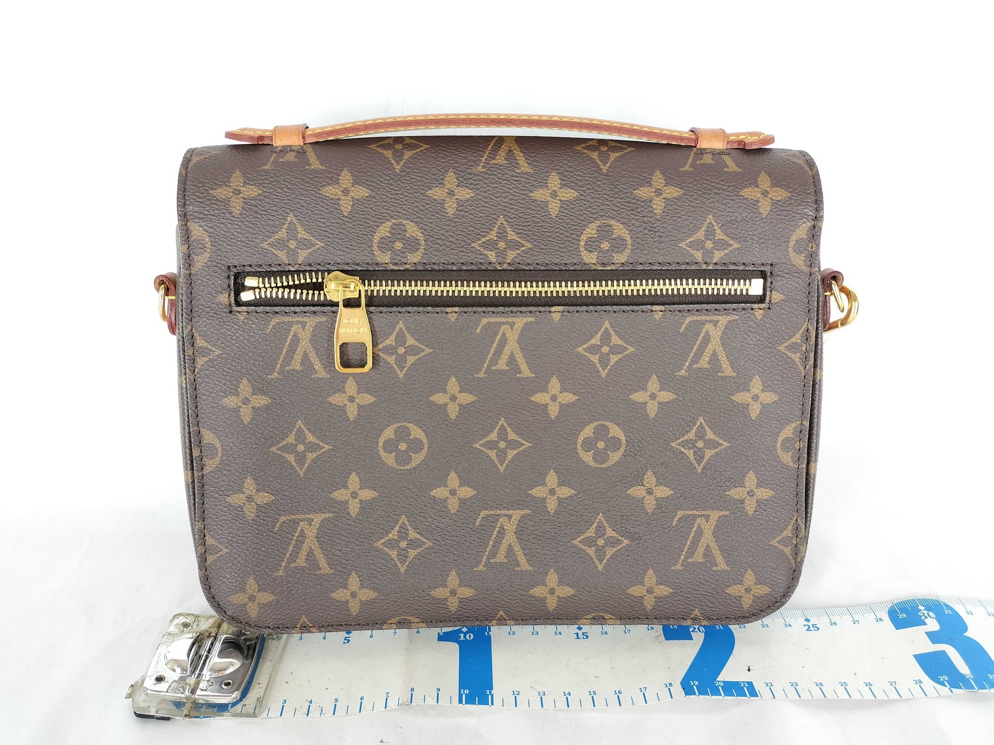 LOUIS VUITTON Monogram Pochette Metis MM Shoulder Bag