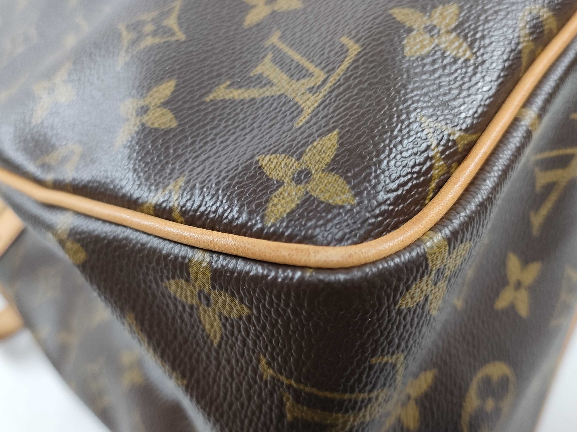 LOUIS VUITTON RFID Unverified CA 0055 Monogram LOUIS VUITTON Batignolles Verte Tote Bag