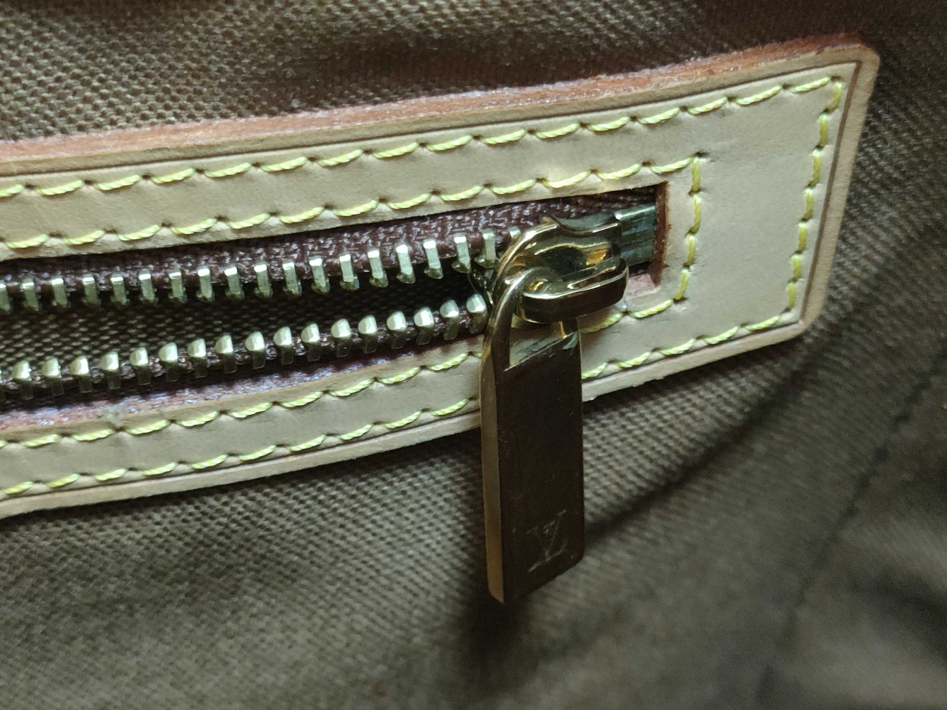 LOUIS VUITTON RFID Unverified SR 0042 Monogram LOUIS VUITTON Vavin GM Handbag