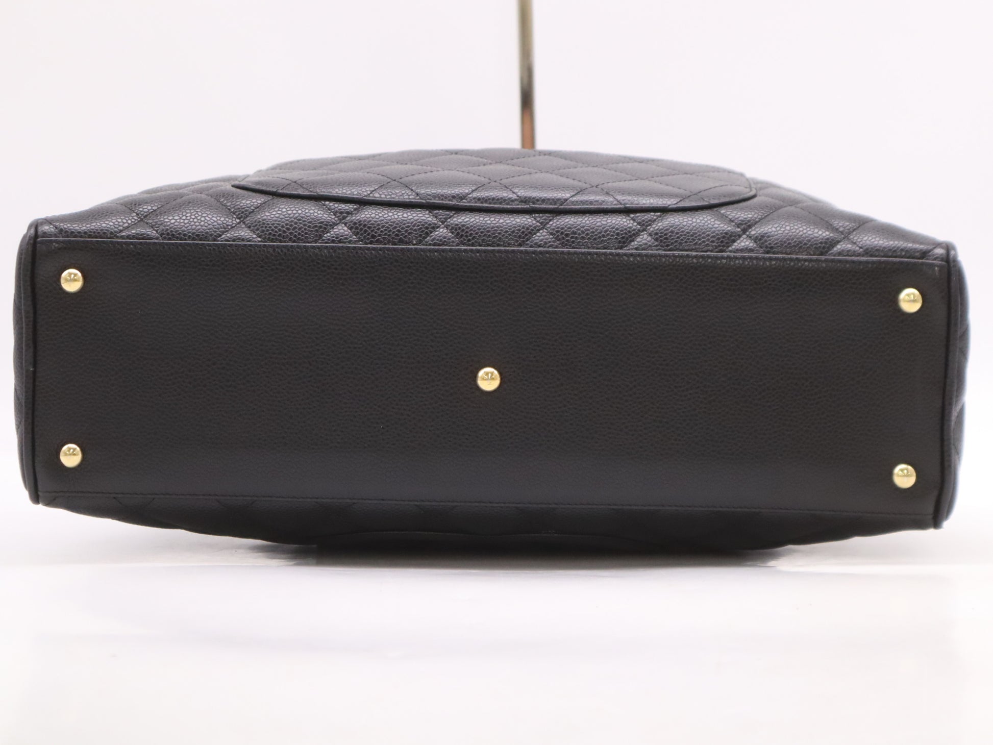 CHANEL A20997 Caviar Leather Bowling Bag with GD Hardware and Black Seal 10208571 Handbag