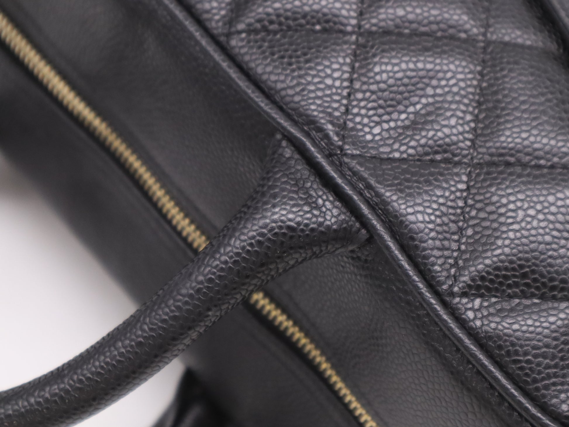CHANEL A20997 Caviar Leather Bowling Bag with GD Hardware and Black Seal 10208571 Handbag