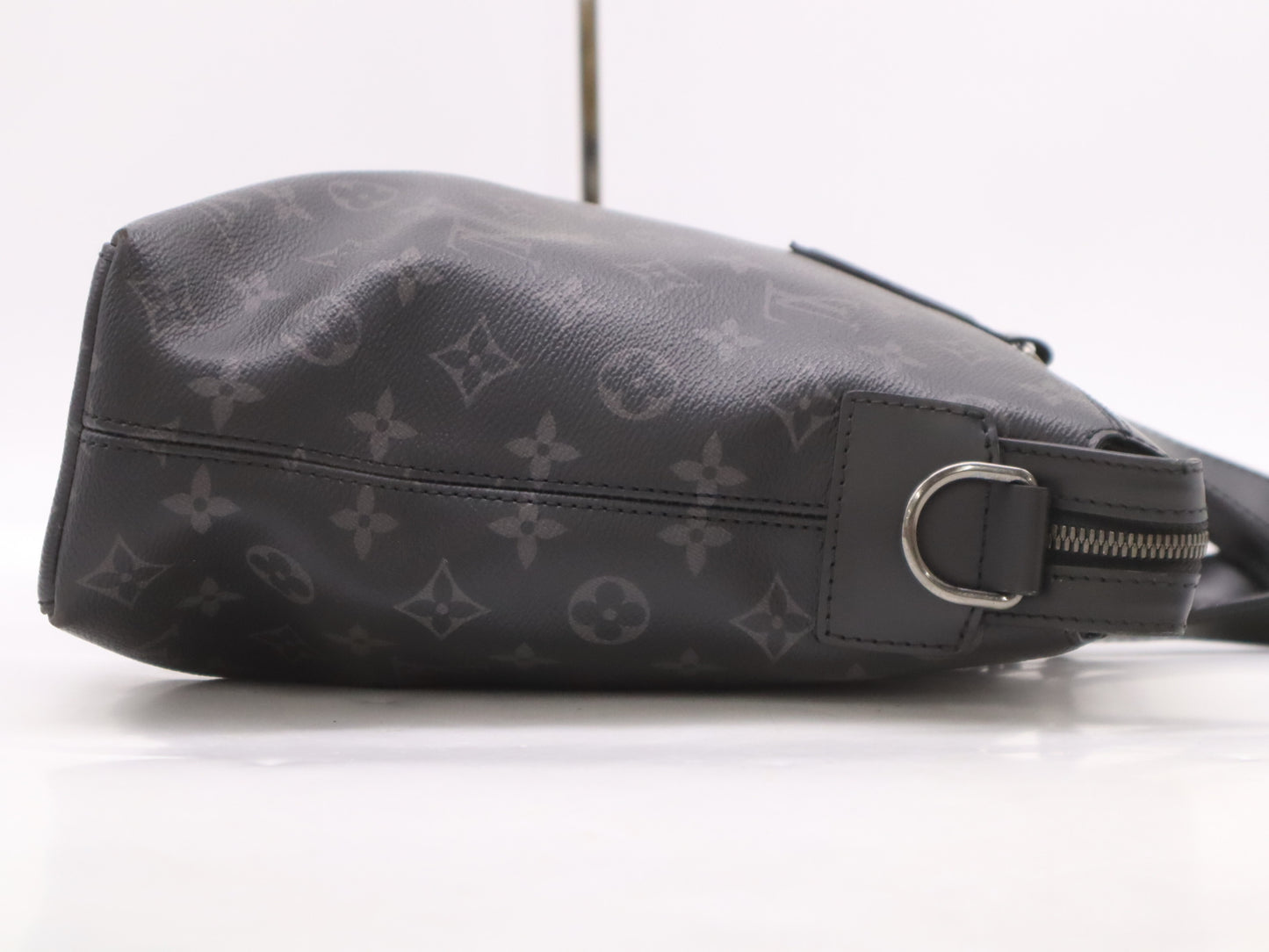 LOUIS VUITTON M40566 Eclipse Explorer Business Bag