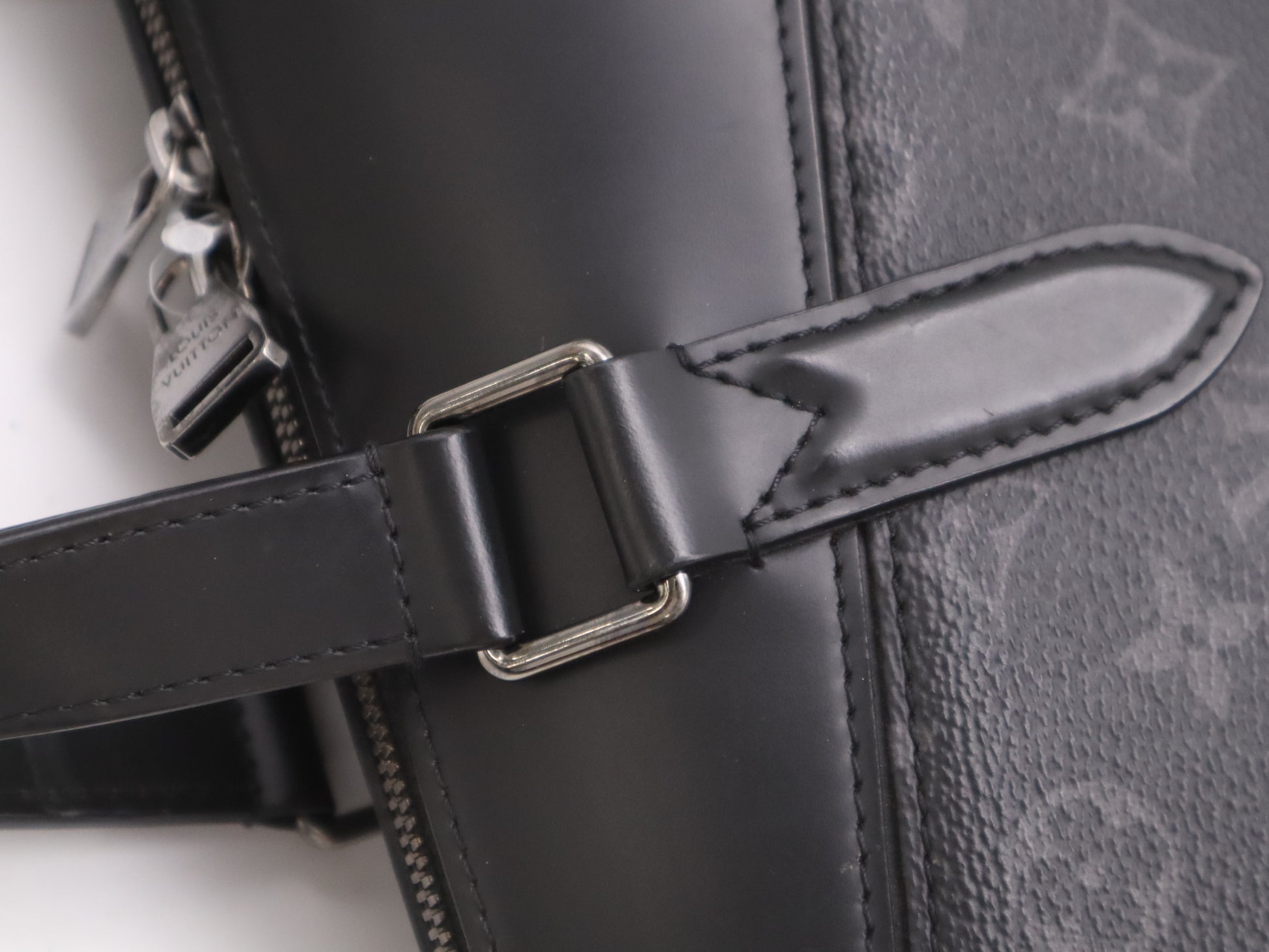 LOUIS VUITTON M40566 Eclipse Explorer Business Bag