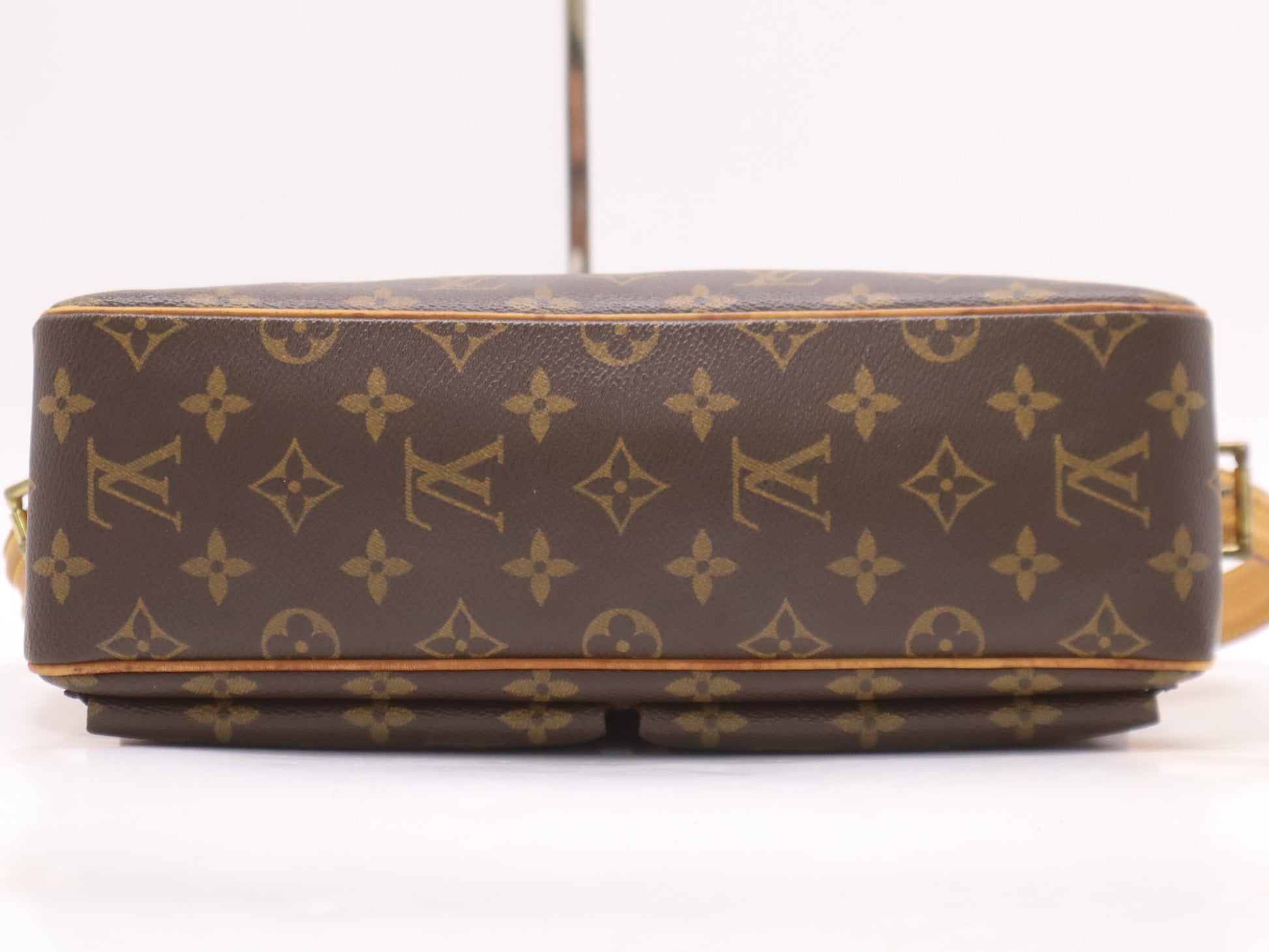 LOUIS VUITTON M51164 Monogram Viva Cite MM Shoulder Bag