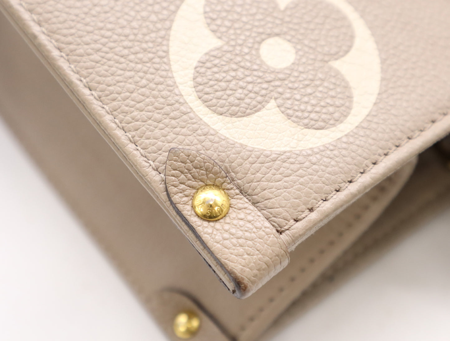 LOUIS VUITTON M45494 Empreinte Giant on the Go MM Tourterelle Creme Tote Bag