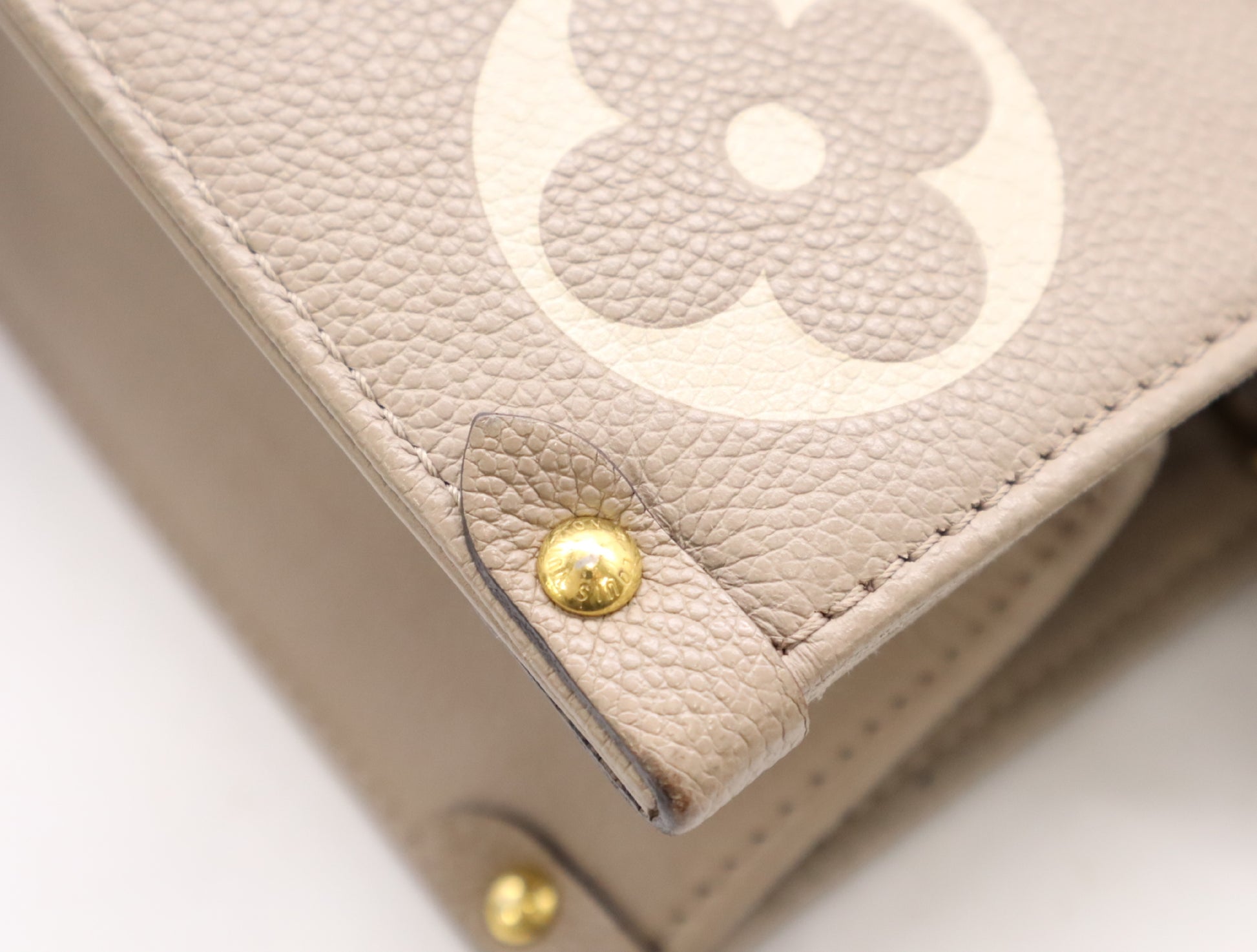 LOUIS VUITTON M45494 Empreinte Giant on the Go MM Tourterelle Creme Tote Bag