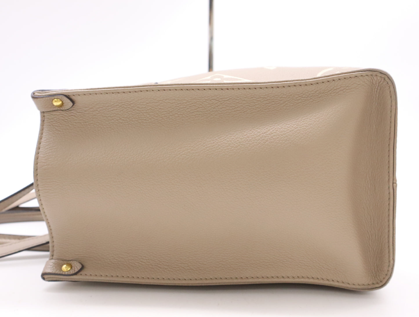LOUIS VUITTON M45494 Empreinte Giant on the Go MM Tourterelle Creme Tote Bag