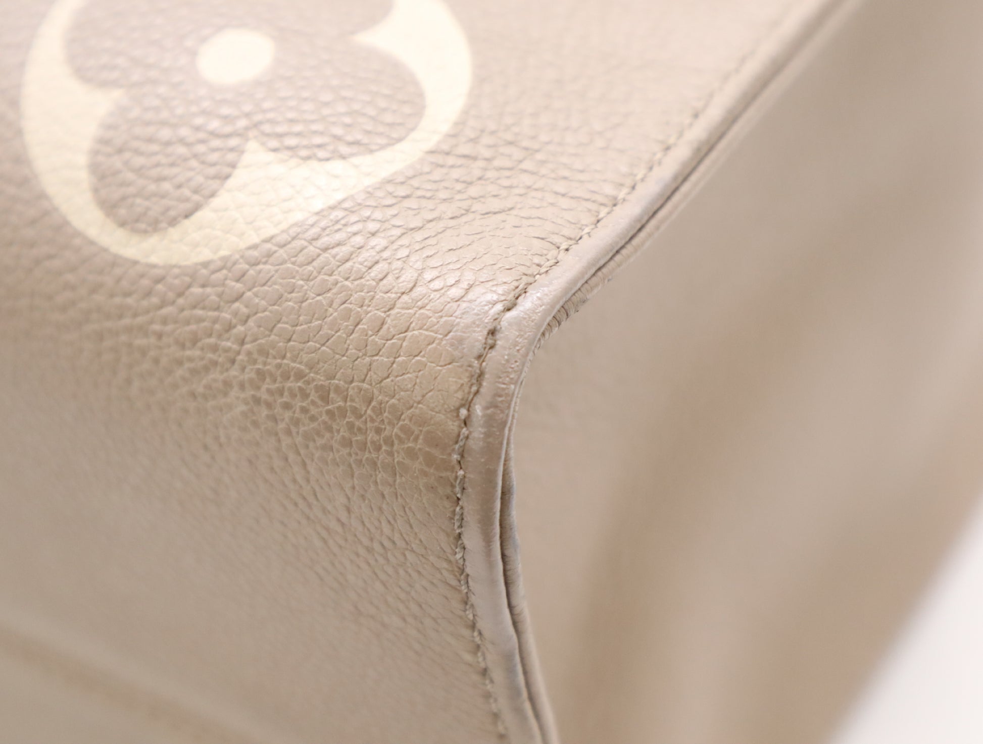 LOUIS VUITTON M45494 Empreinte Giant on the Go MM Tourterelle Creme Tote Bag