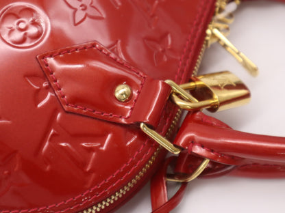 LOUIS VUITTON M91606 Vernis Alma BB Pomme d'Amour Handbag with Clochet, Cadena, and 2 Keys