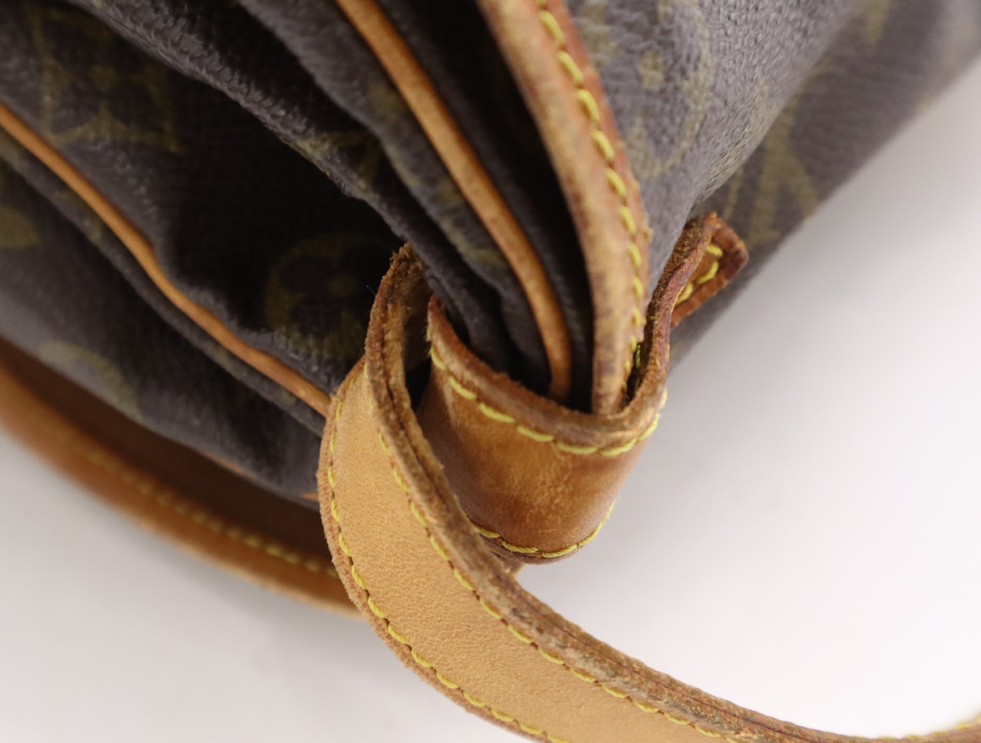 LOUIS VUITTON M42254 Monogram Saumur 35 Shoulder Bag