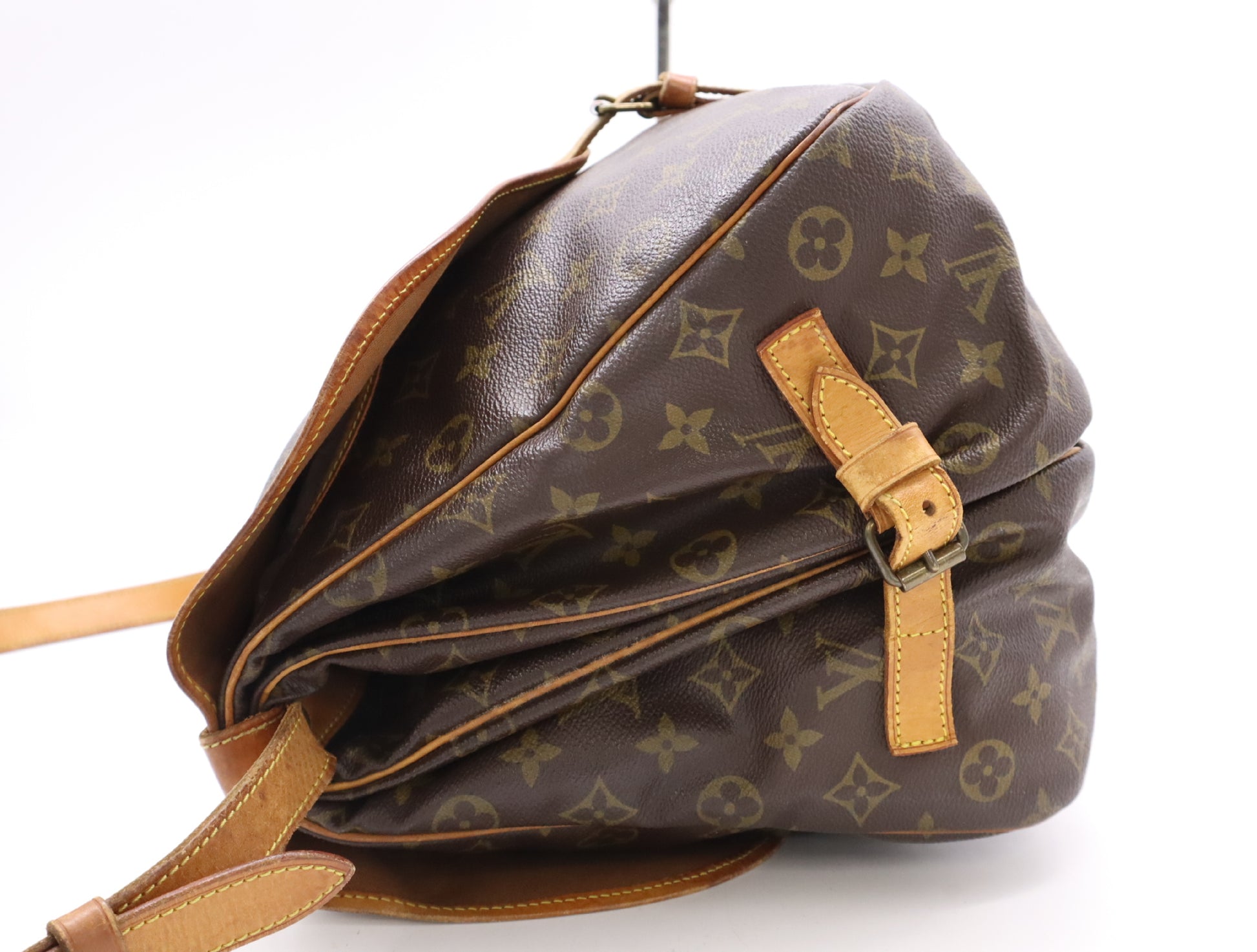 LOUIS VUITTON M42254 Monogram Saumur 35 Shoulder Bag