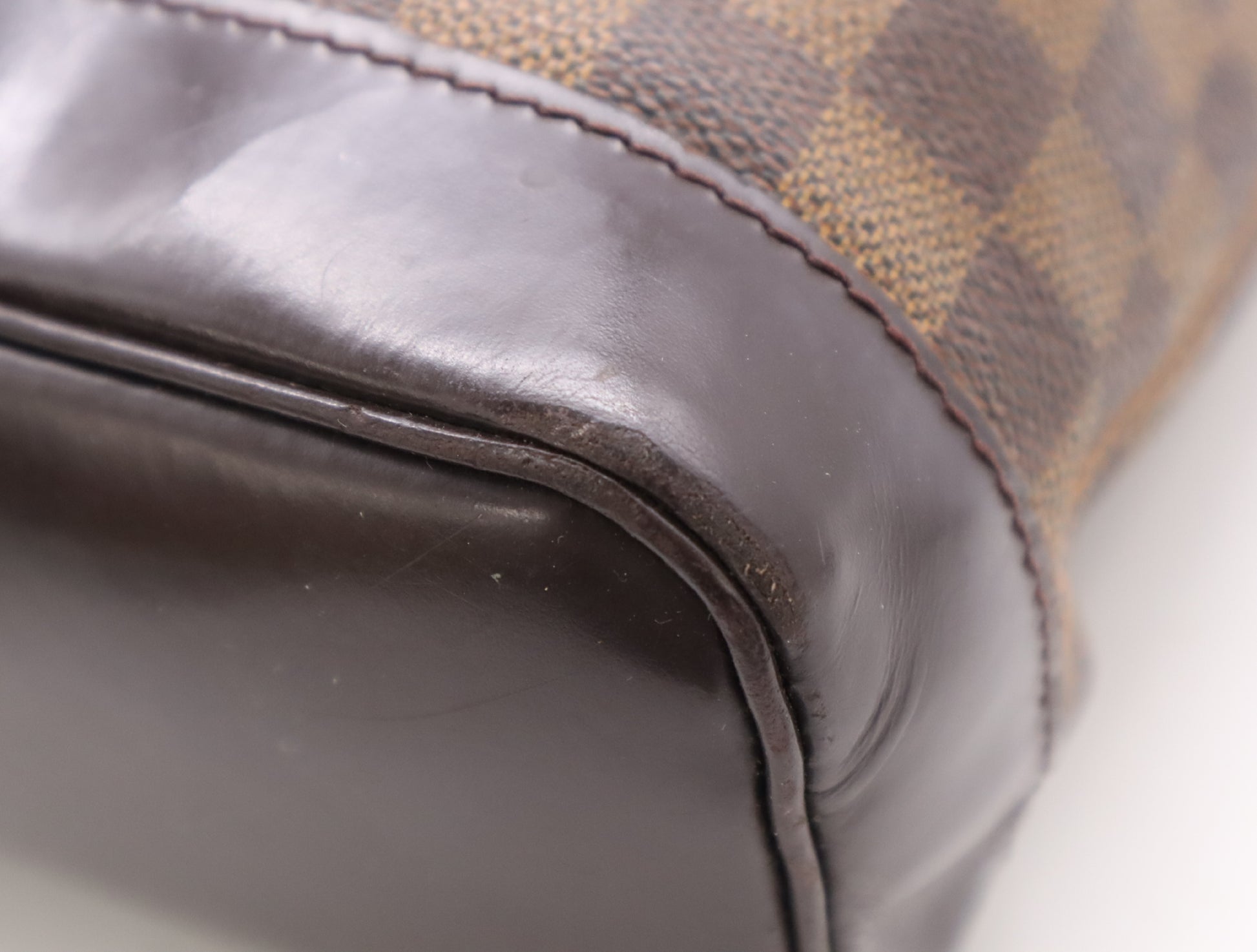 LOUIS VUITTON N51132 Damier Soho Handbag