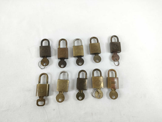 LOUIS VUITTON Cadena Key Set of 10 Other Accessories