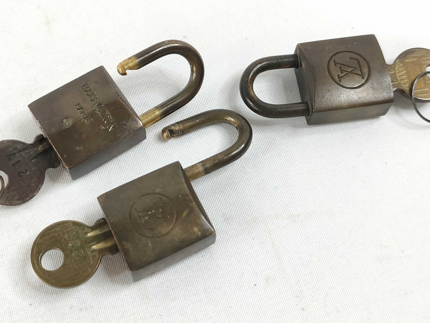 LOUIS VUITTON Cadena Key Set of 10 Other Accessories